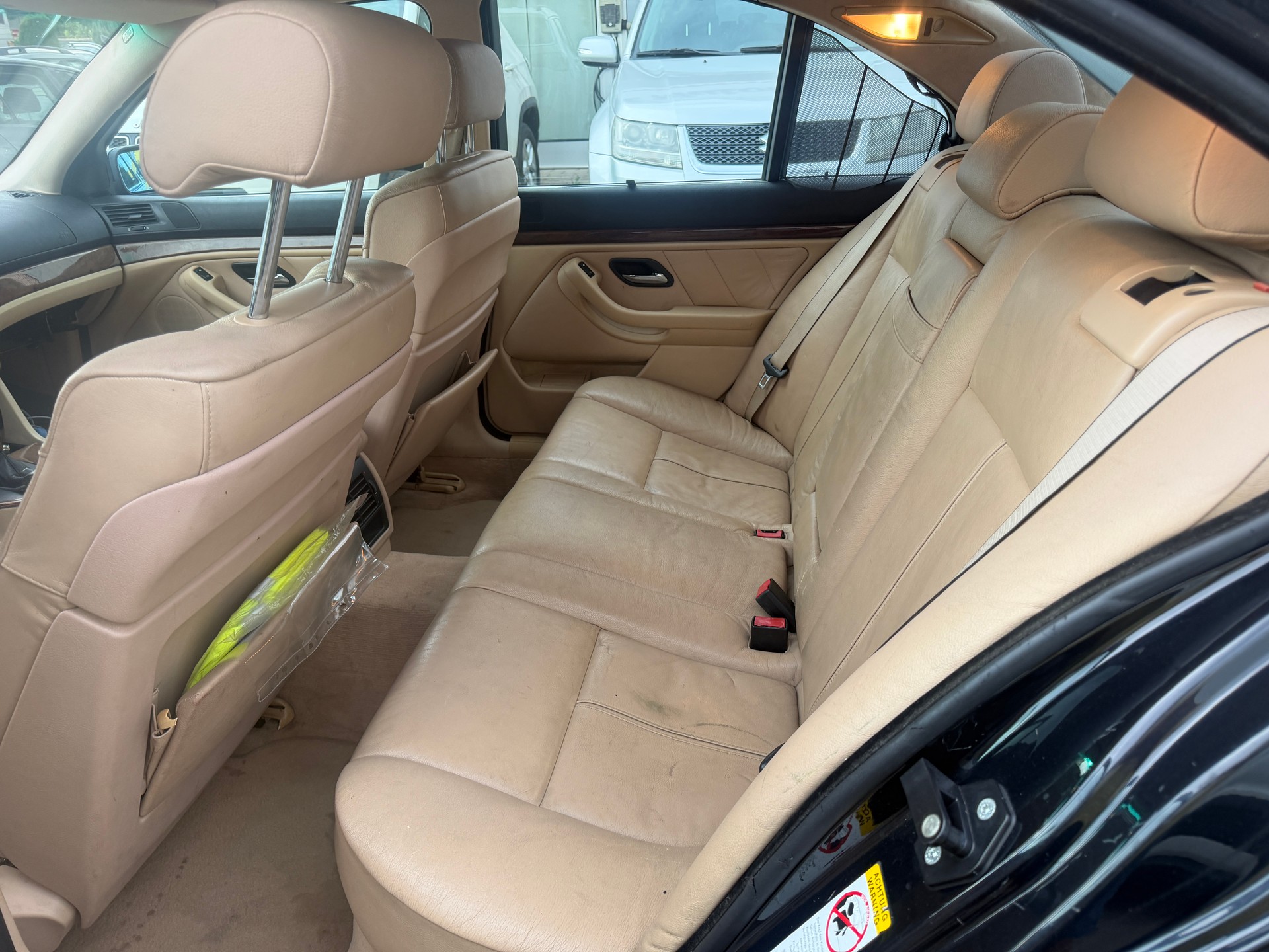 BMW 540i-image-13