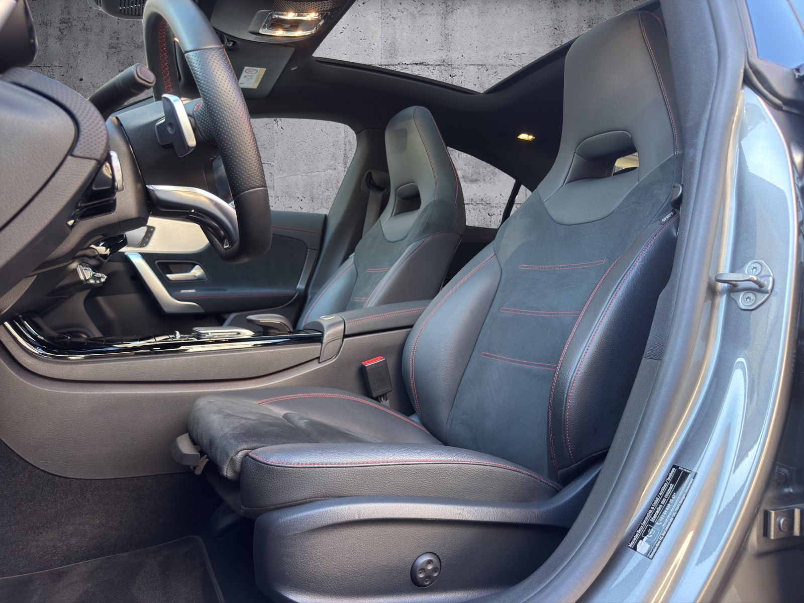 MERCEDES-BENZ CLA 250 4Matic AMG Line 7G-DCT *CH-Fahrzeug / Garantie / Gratisservice*-image-5