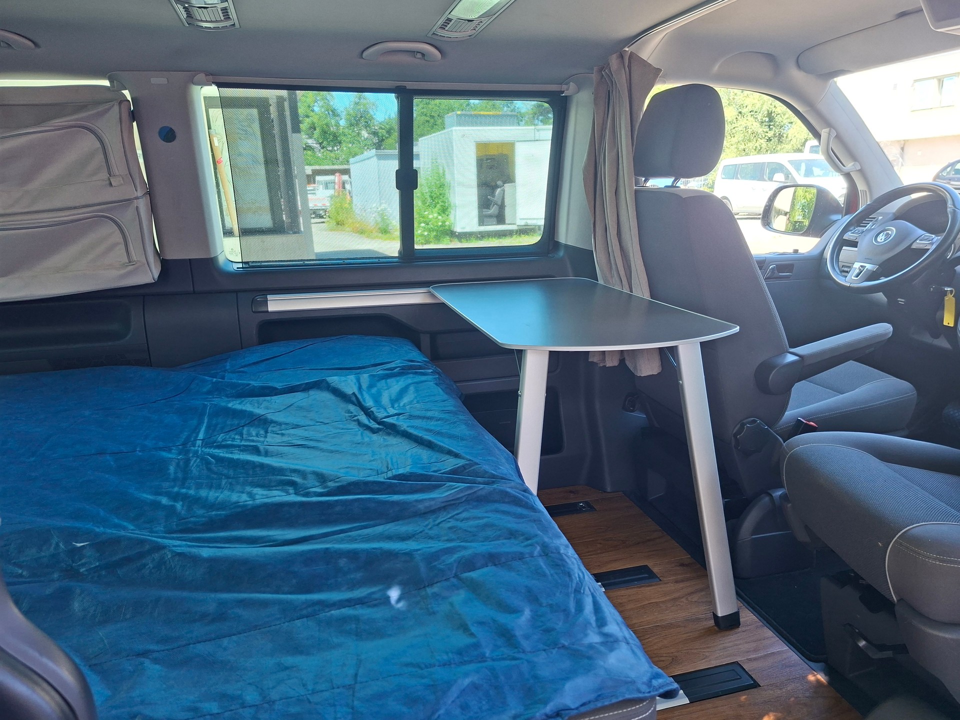 VW VW T5.1 2.0 TDI 140PS DSG AUT. MAREMONTI FAMILYCAMPER 5-7SITZE-image-22