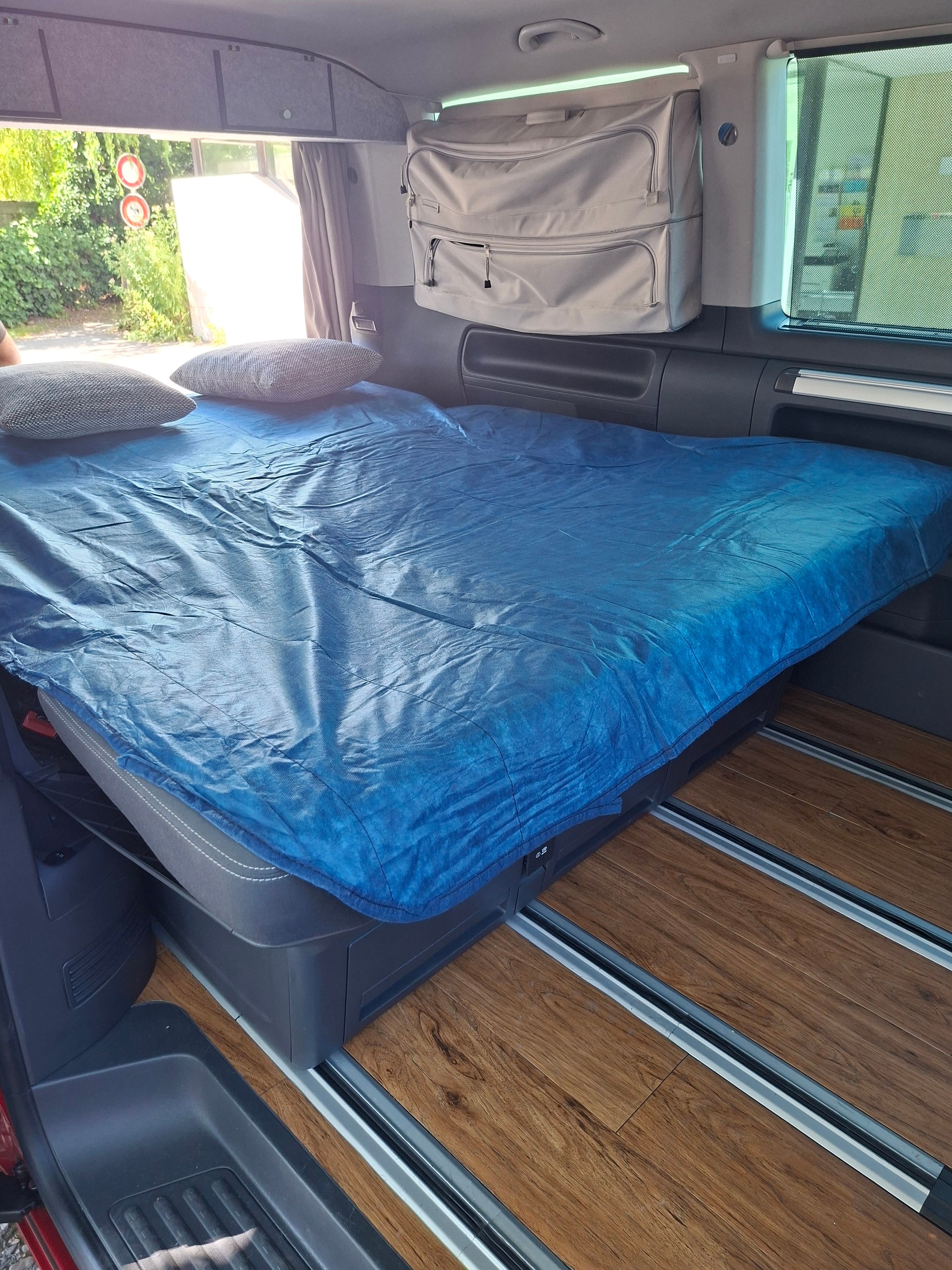 VW VW T5.1 2.0 TDI 140PS DSG AUT. MAREMONTI FAMILYCAMPER 5-7SITZE-image-20