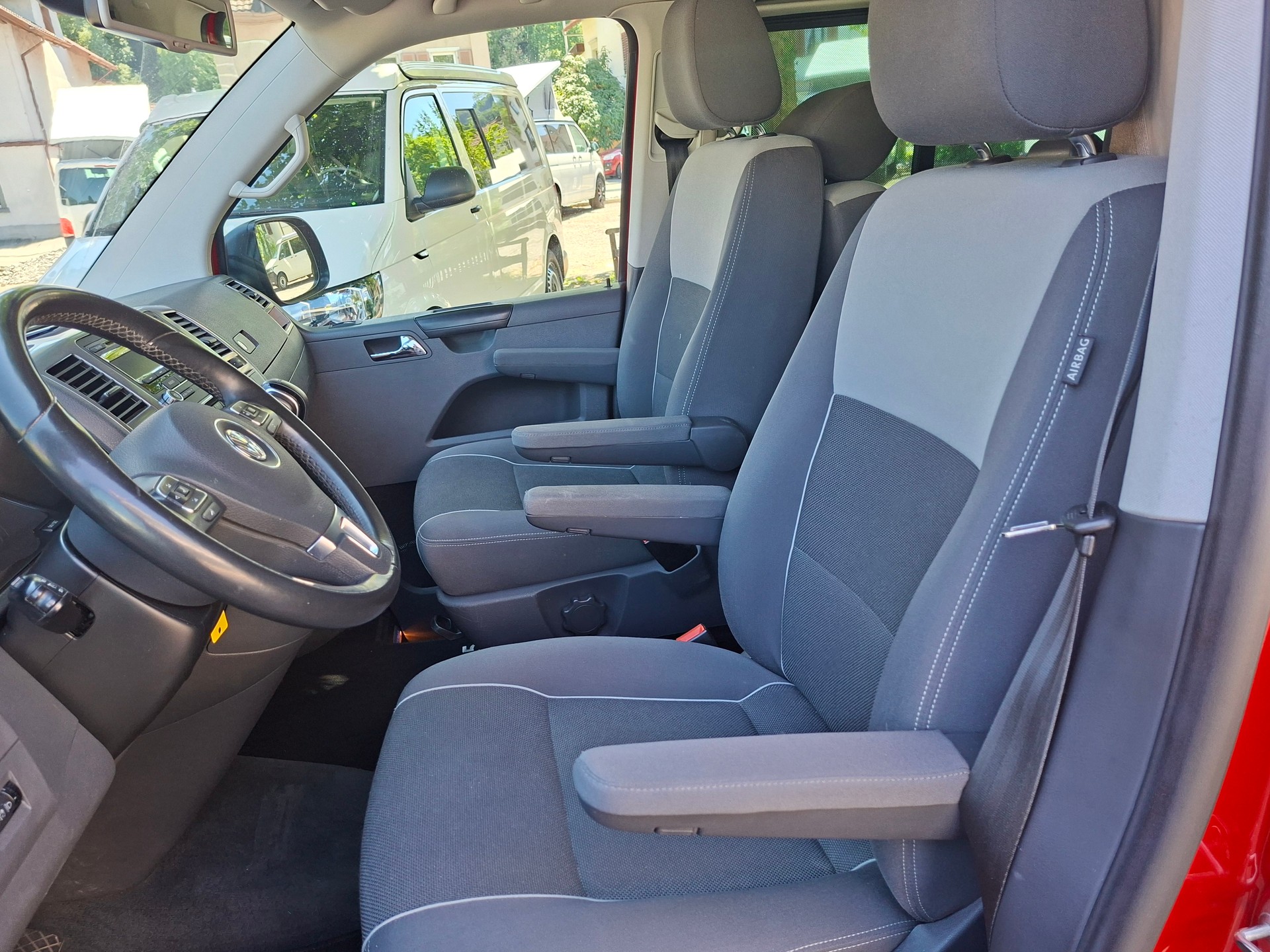 VW VW T5.1 2.0 TDI 140PS DSG AUT. MAREMONTI FAMILYCAMPER 5-7SITZE-image-7