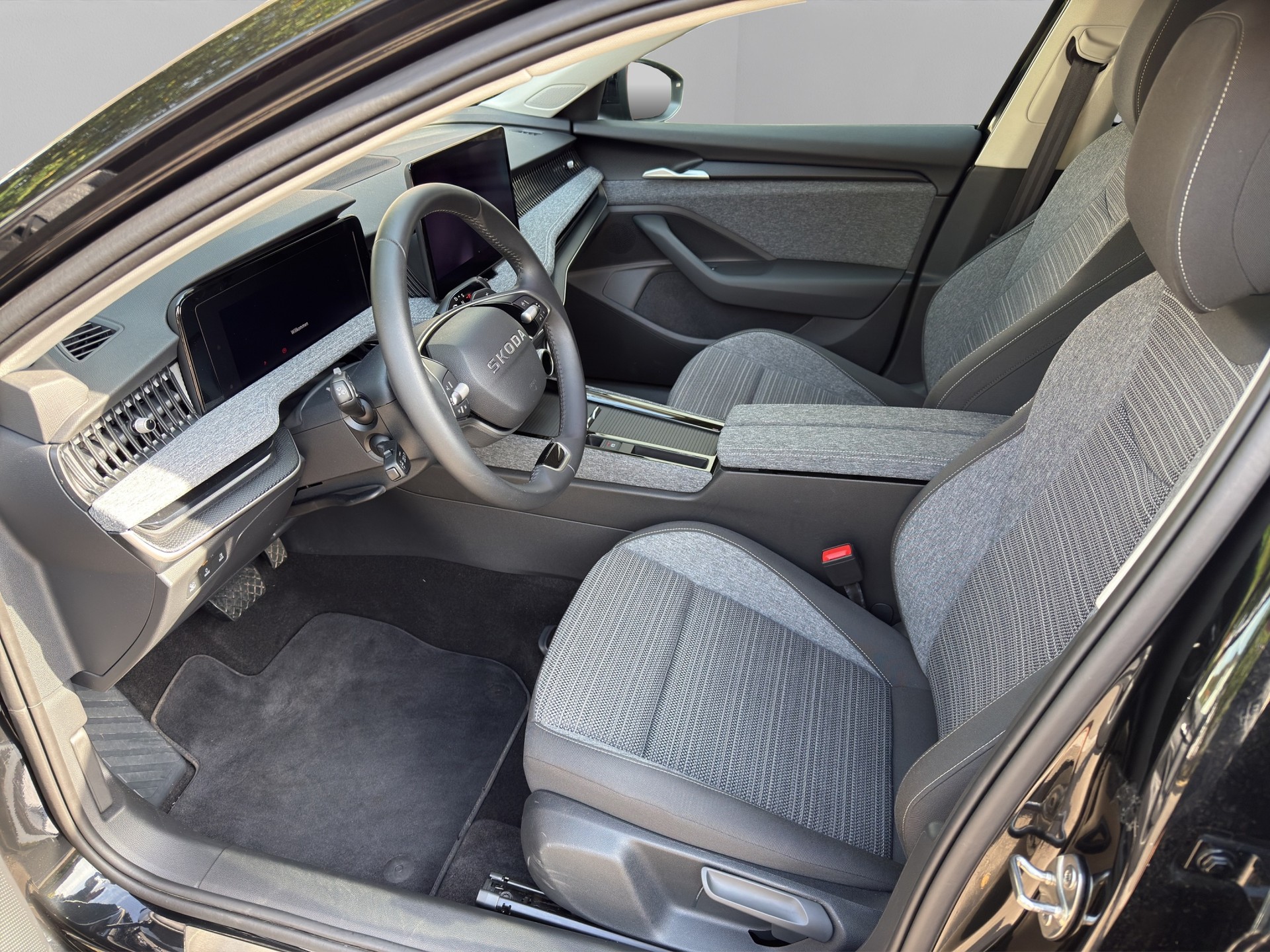 SKODA Superb Combi 2.0 TDi 4x4 DSG * Werksgarantie 36 Monate * 8 fach * AHK * Matrix LED * 40% unter Neupreis *-image-6