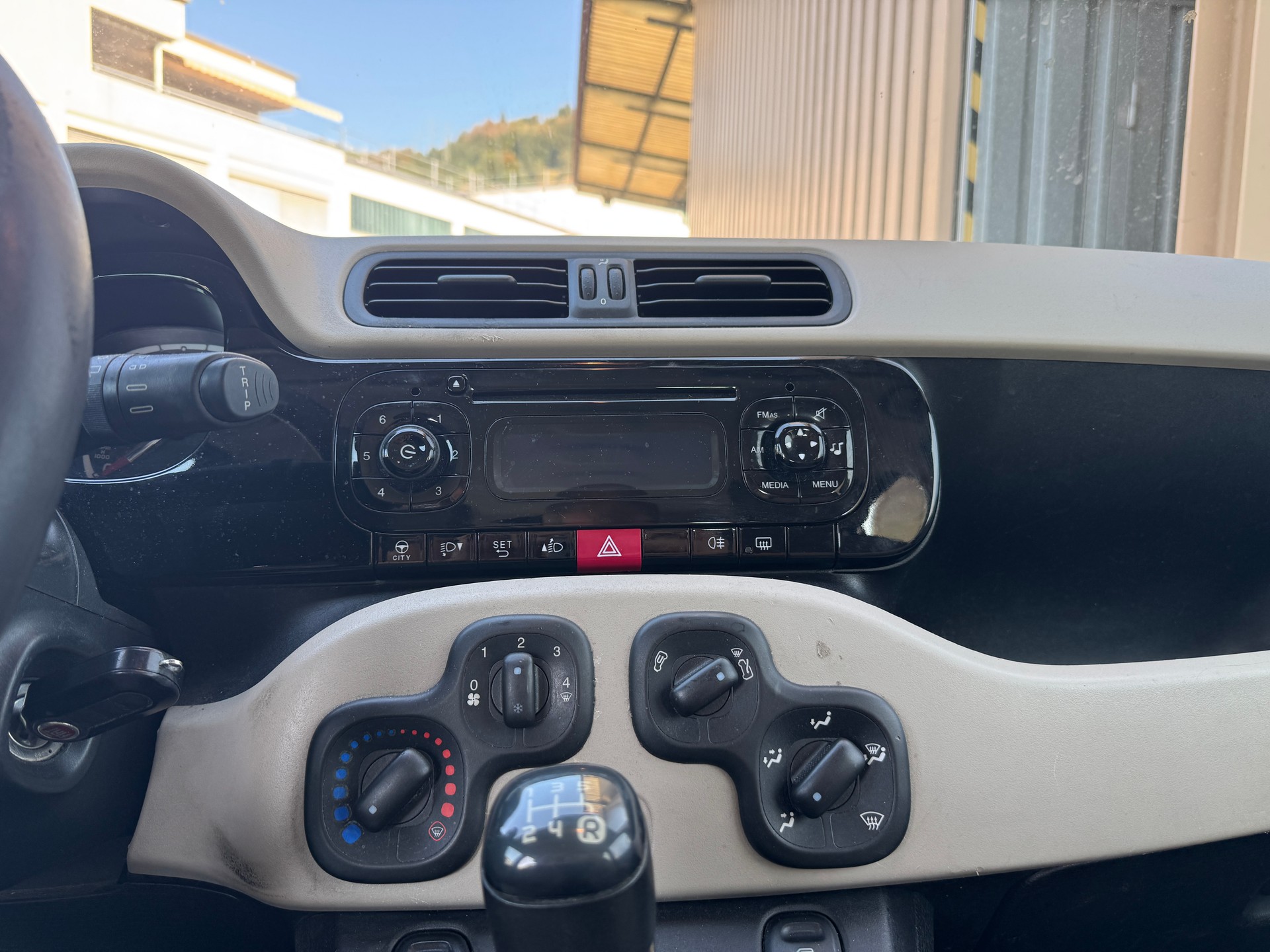 FIAT Panda 1.2 Lounge-image-11