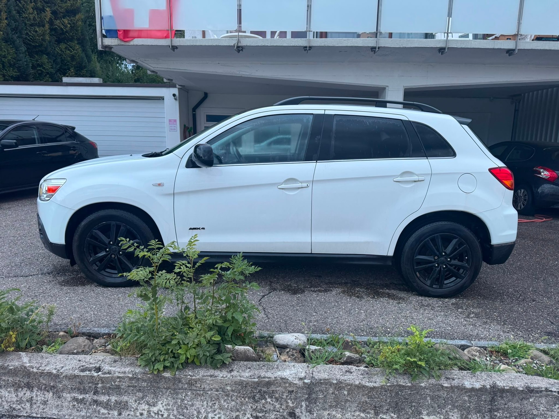 MITSUBISHI ASX 1.8 DID Invite 4WD-image-3