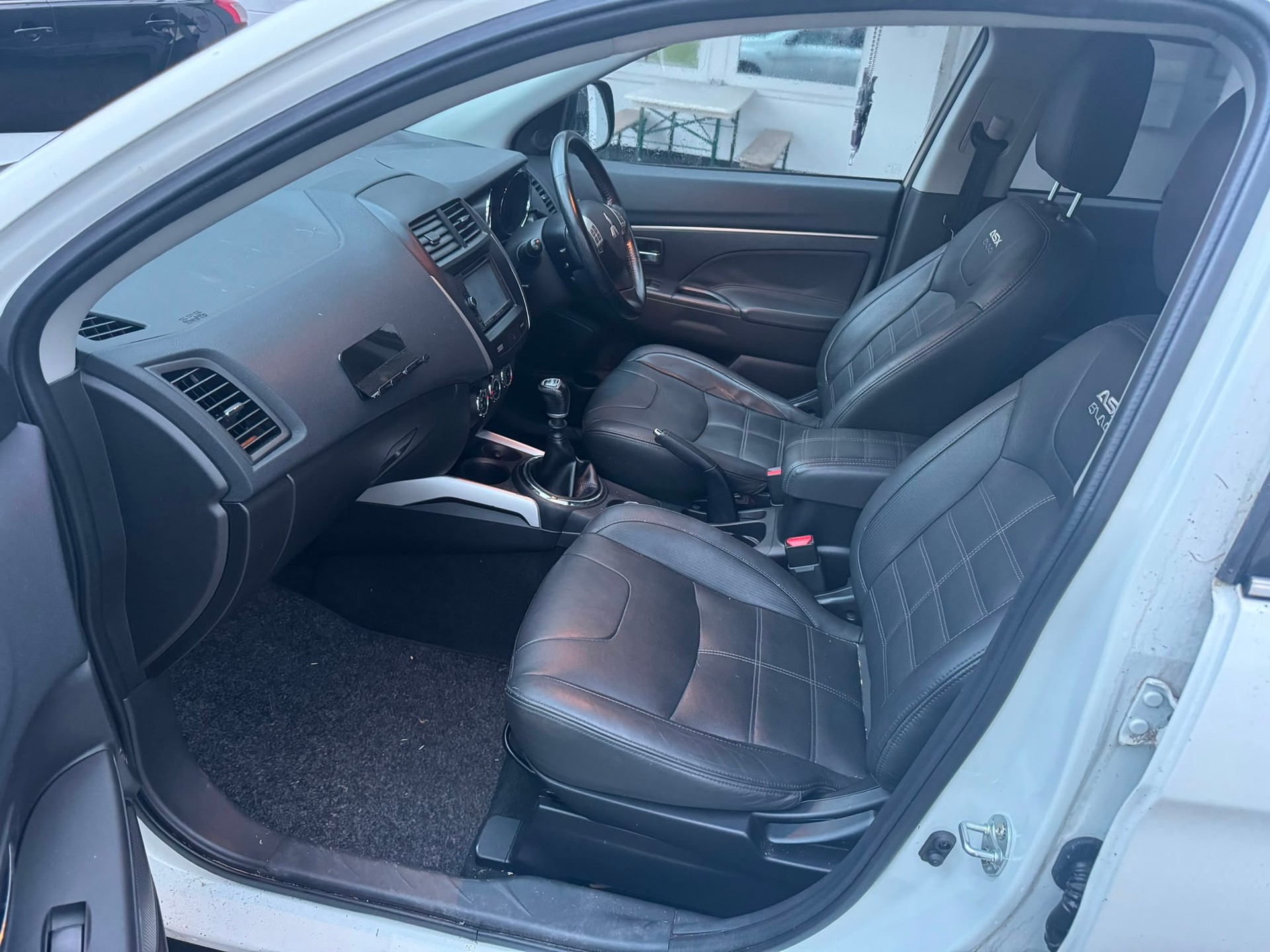 MITSUBISHI ASX 1.8 DID Invite 4WD-image-11