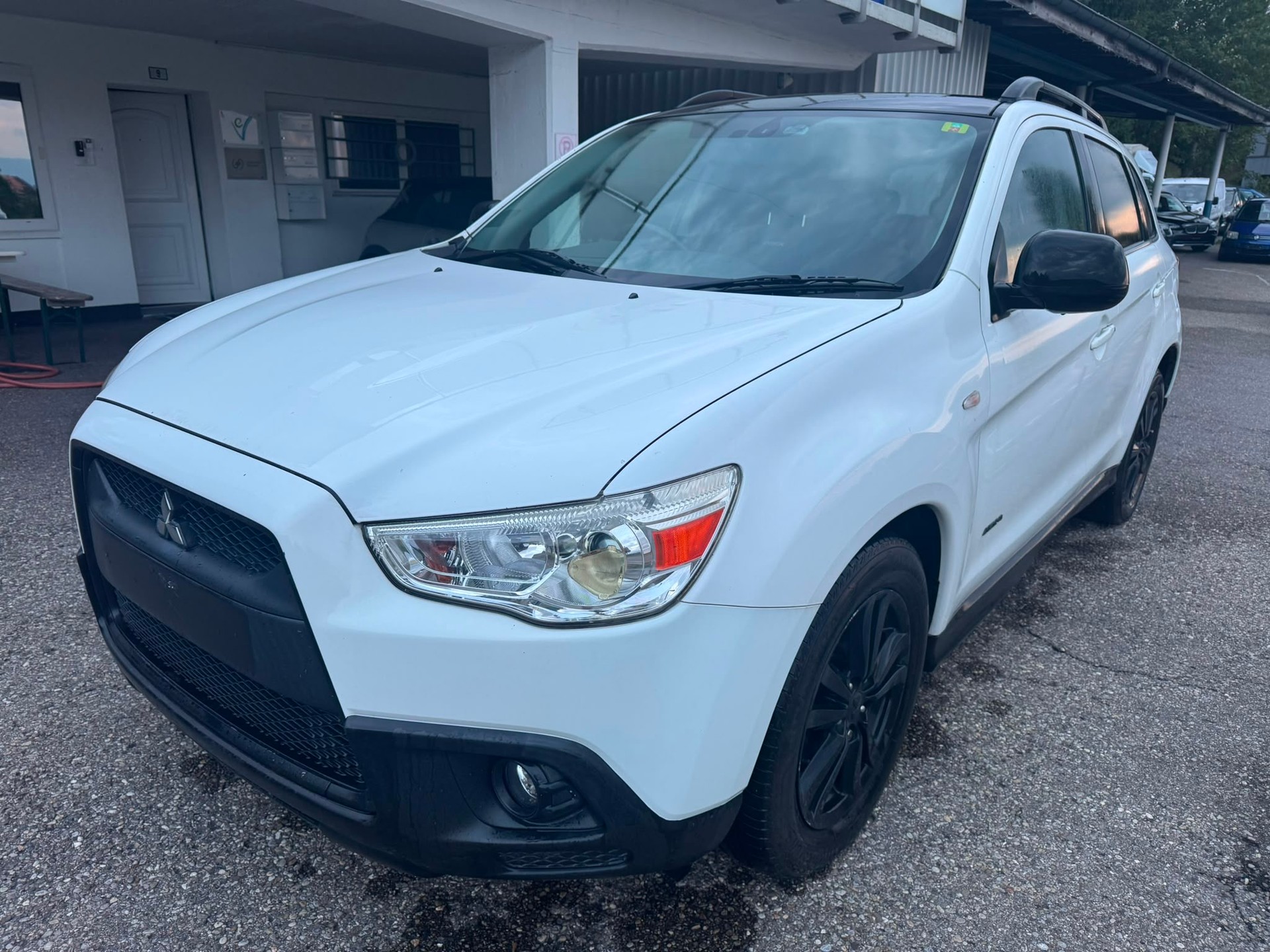 MITSUBISHI ASX 1.8 DID Invite 4WD-image-2