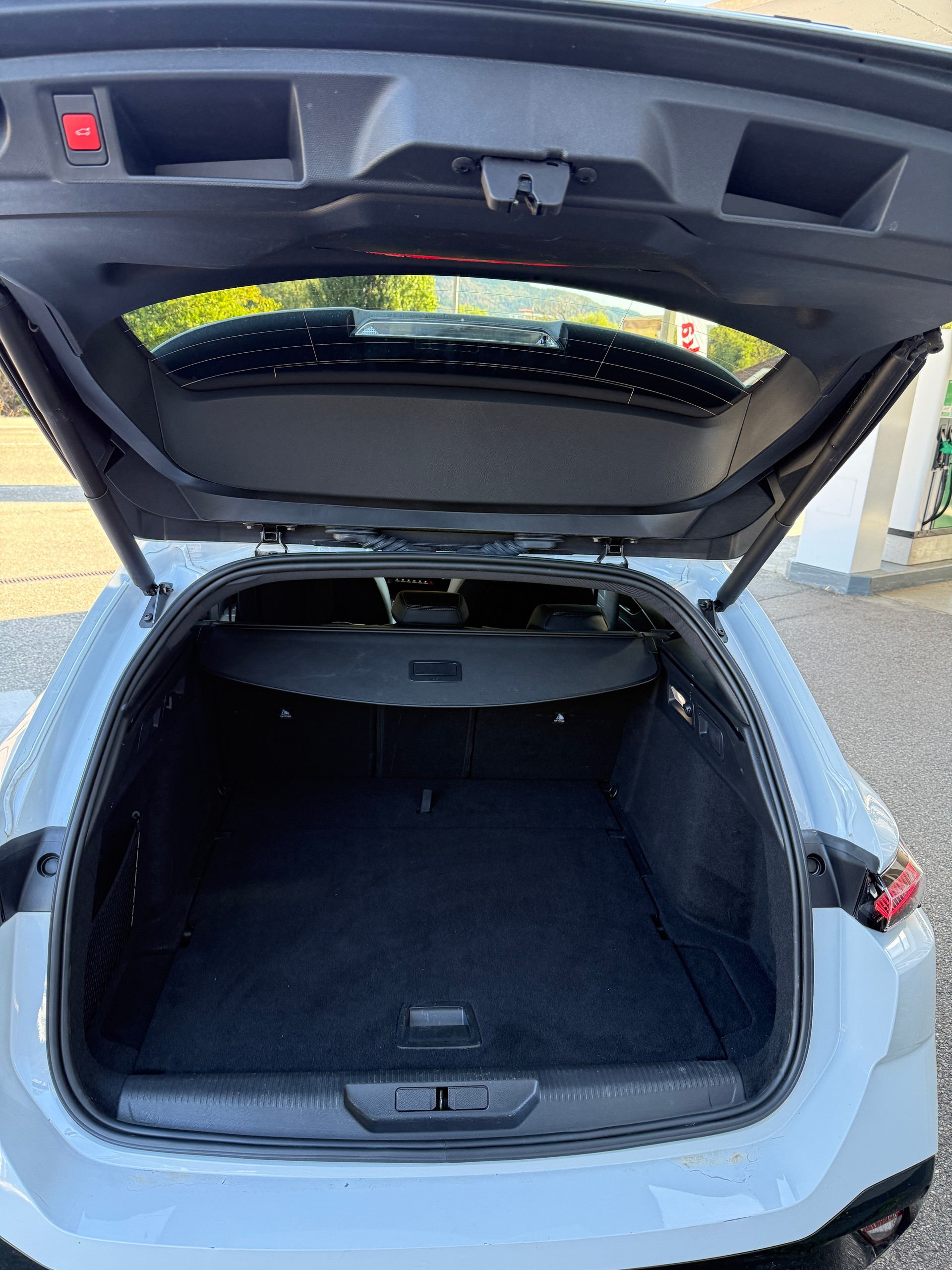 PEUGEOT 308 SW 1.2 HEV 145 GT-image-5