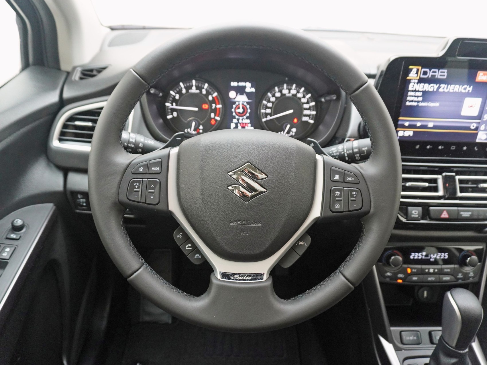 SUZUKI S-Cross 1.4 T Piz Sulai Top Hybrid 4x4-image-9