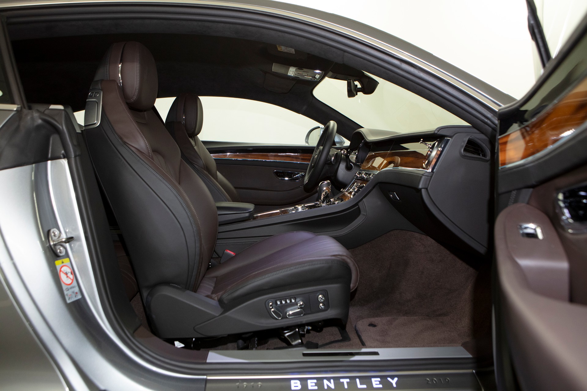 BENTLEY Continental GT 6.0 W12 Centenary Edition-image-5