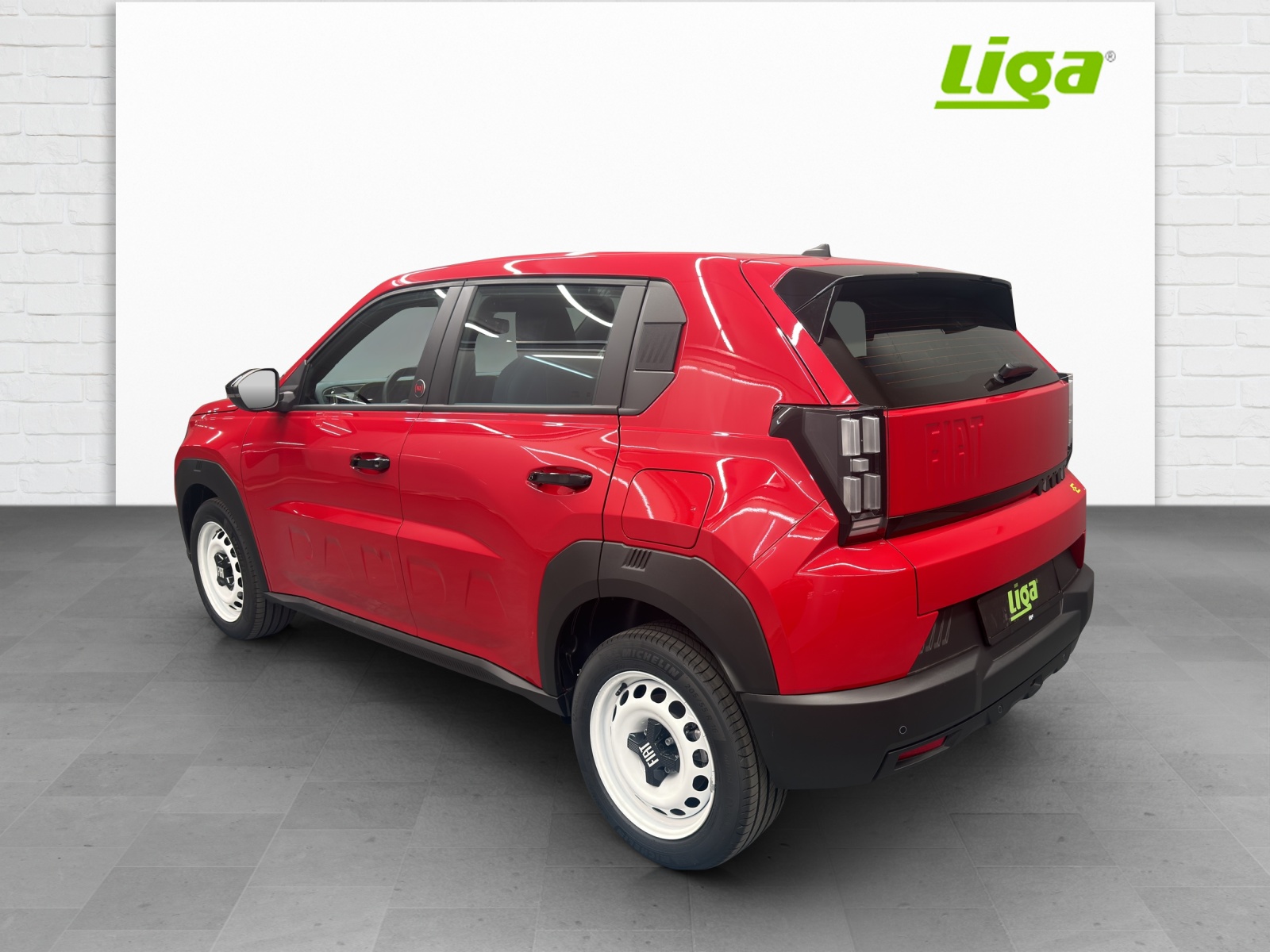 FIAT Grande Panda Red BEV-showroom-element-3