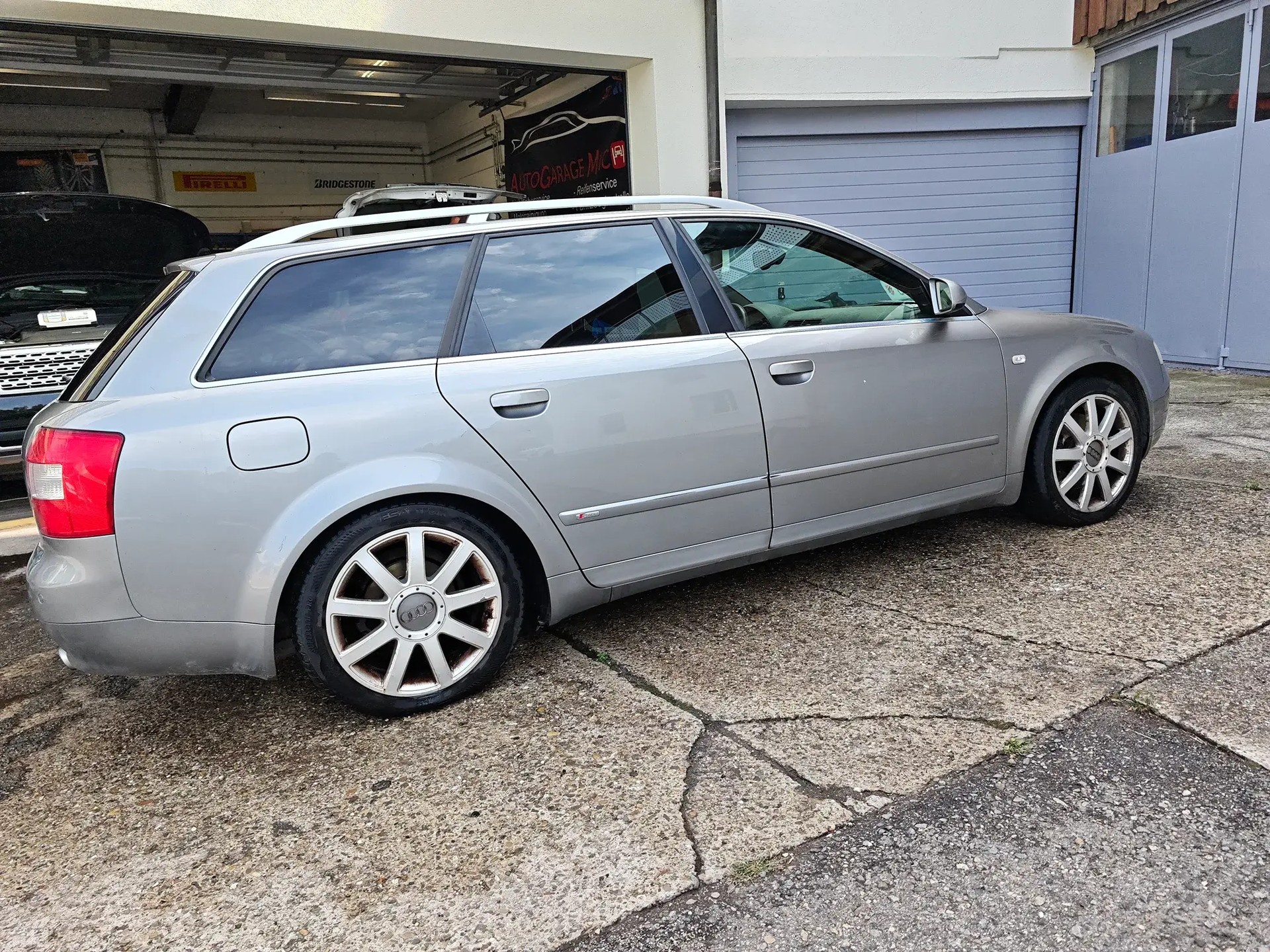 AUDI A4 Avant 1.8 T-image-3