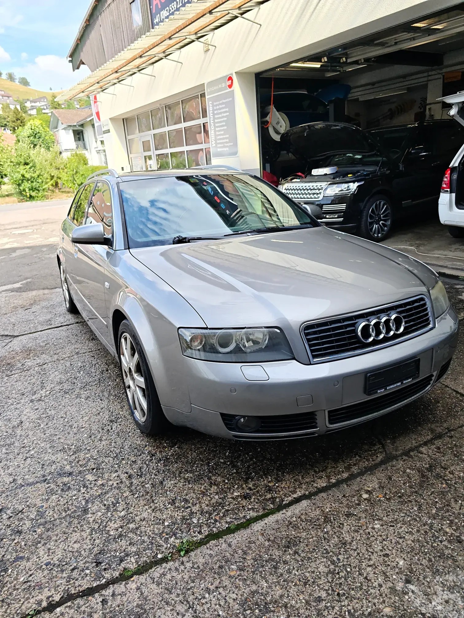 AUDI A4 Avant 1.8 T-image-2
