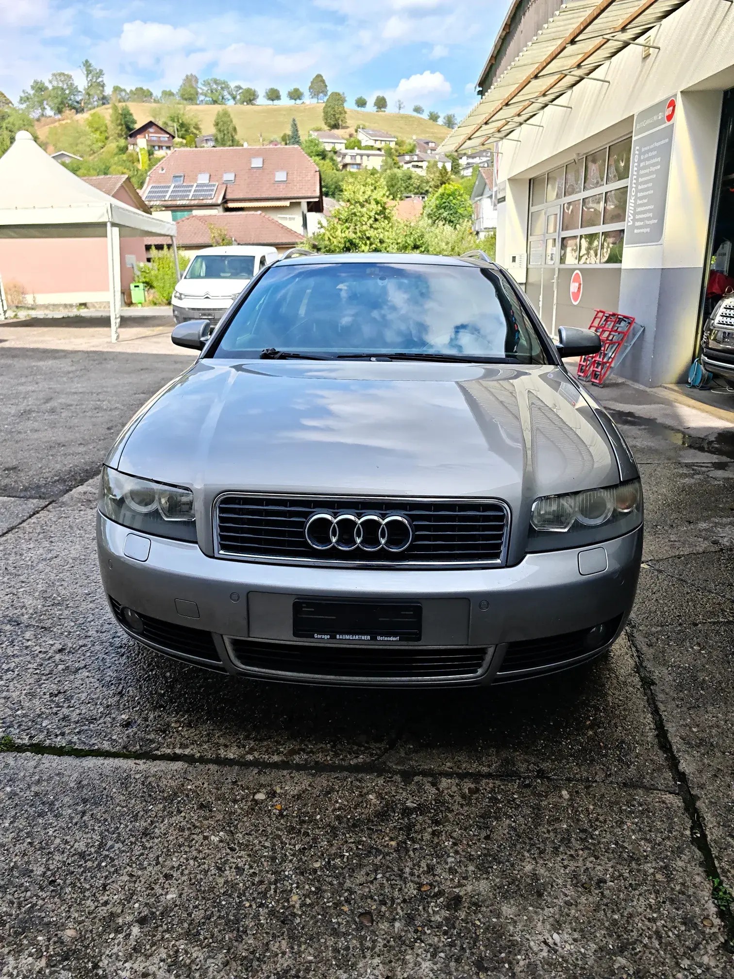 AUDI A4 Avant 1.8 T-image-1