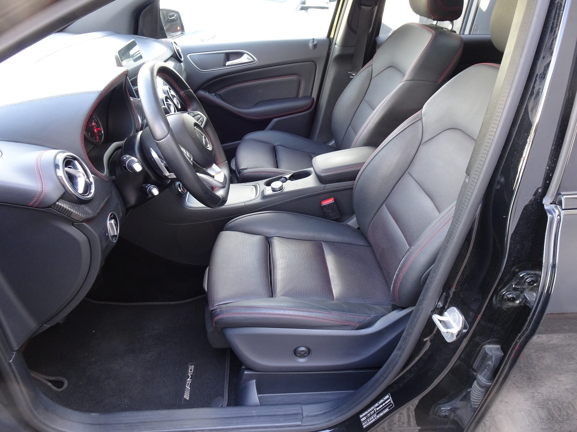 MERCEDES-BENZ B 220 AMG Line 4Matic 7G-DCT-image-7