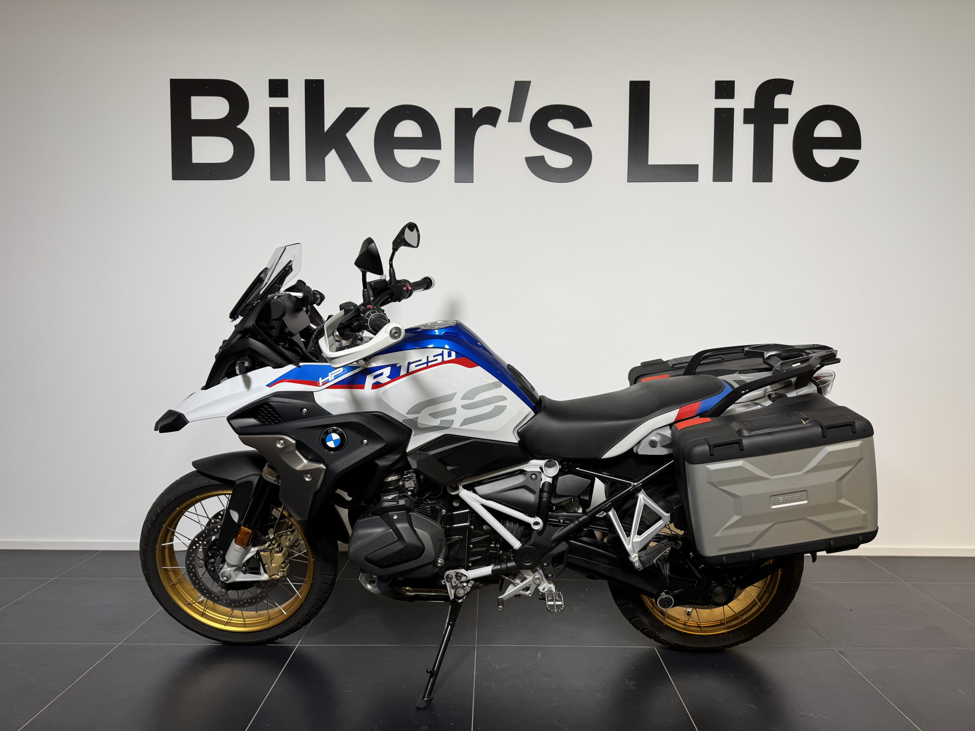 BMW R 1250 GS HP mit Werkstieferlegung-showroom-element-1