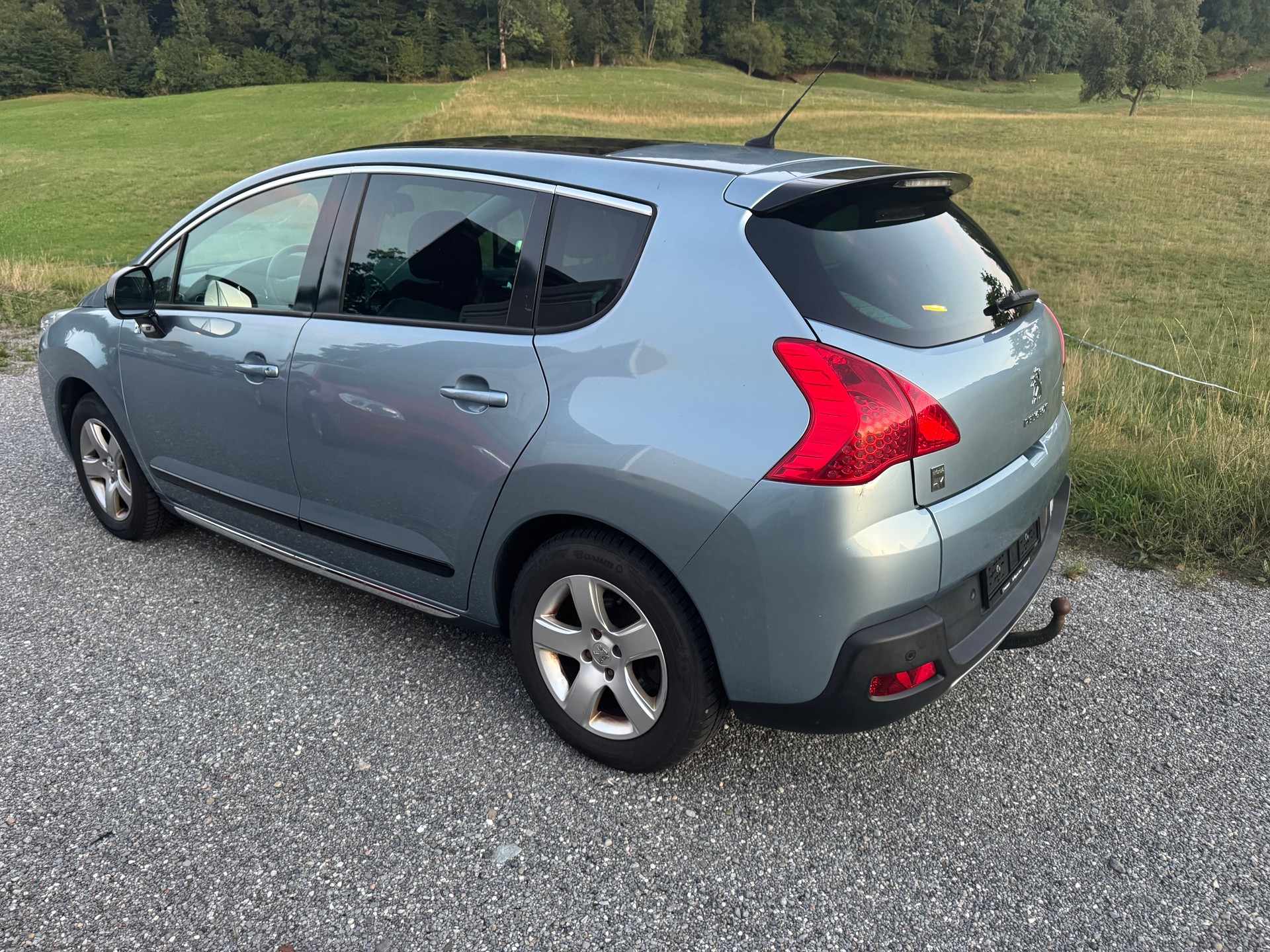 PEUGEOT 3008 HYbrid4 2.0 HDI EGS6-showroom-element-3