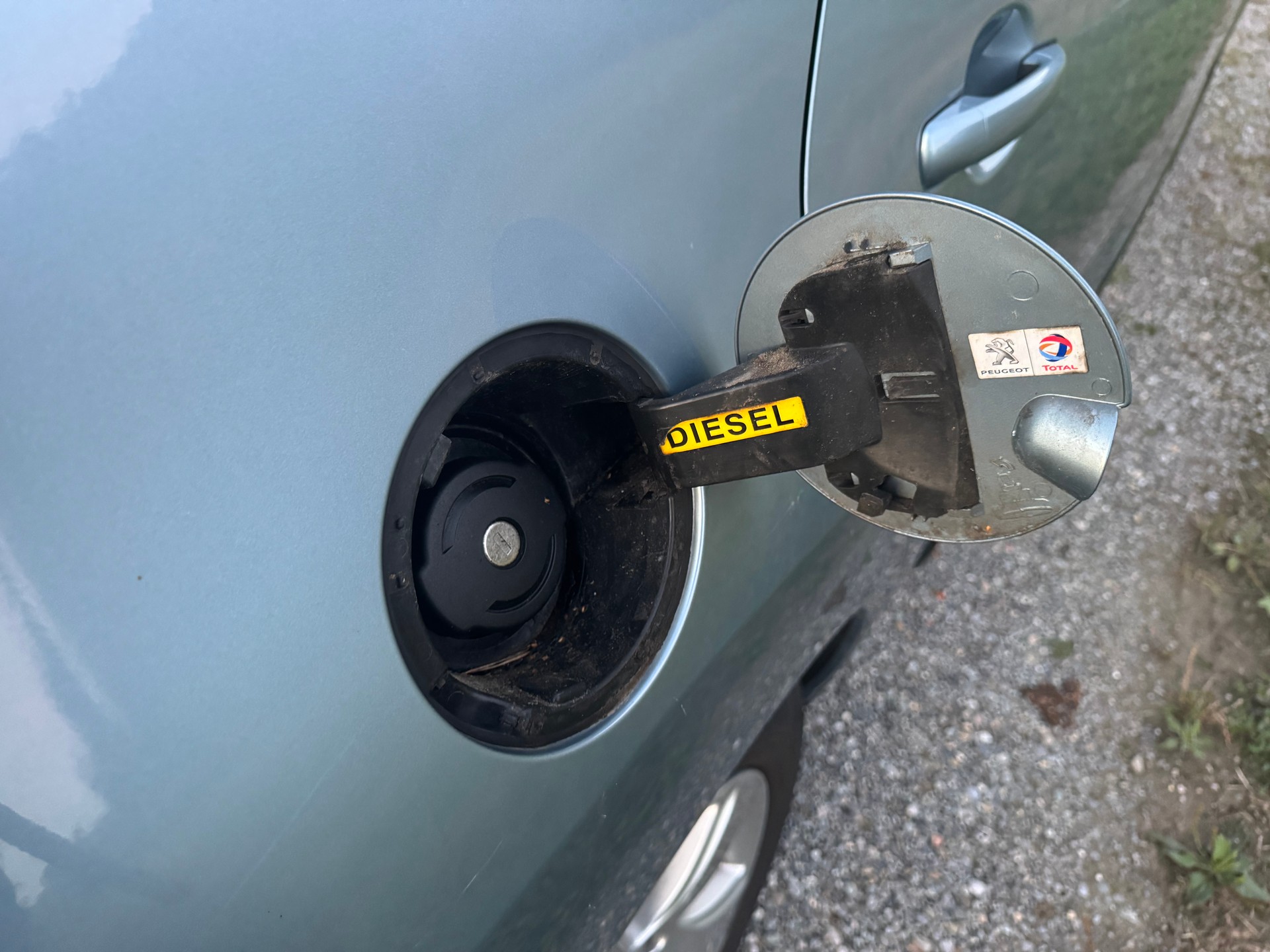 PEUGEOT 3008 HYbrid4 2.0 HDI EGS6-image-10