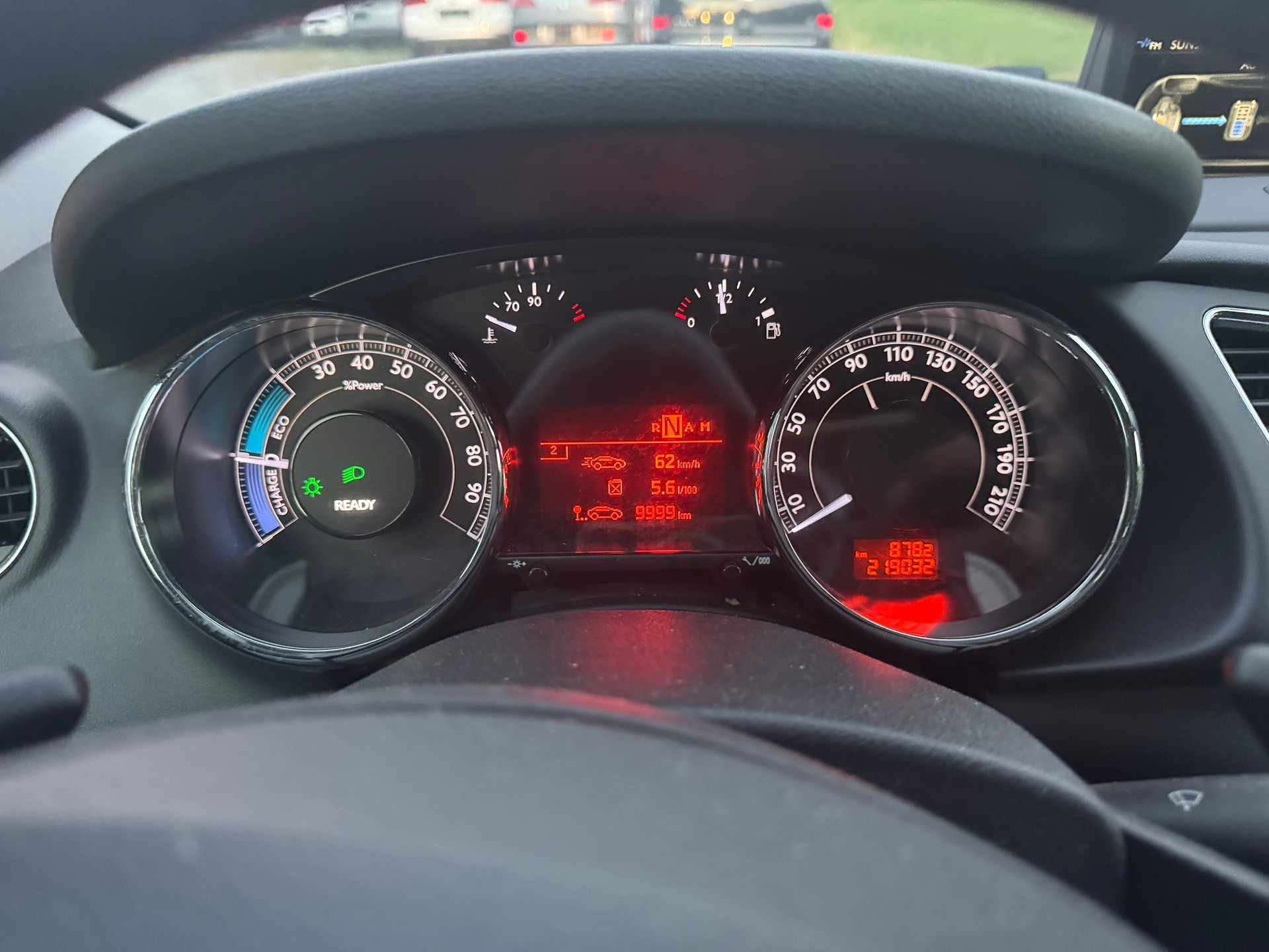 PEUGEOT 3008 HYbrid4 2.0 HDI EGS6-image-12