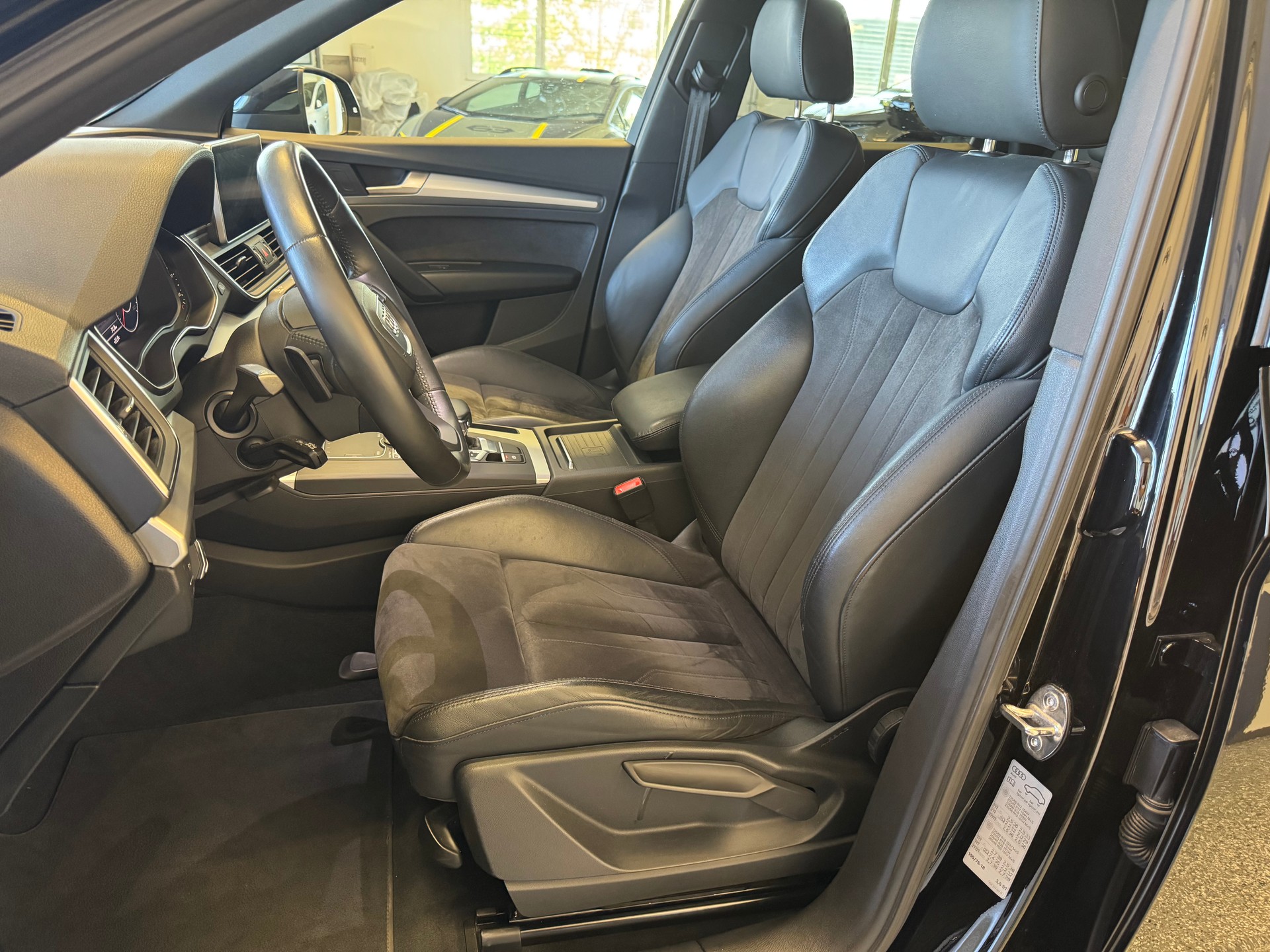 AUDI Q5 50 TDI quattro tiptronic-image-11