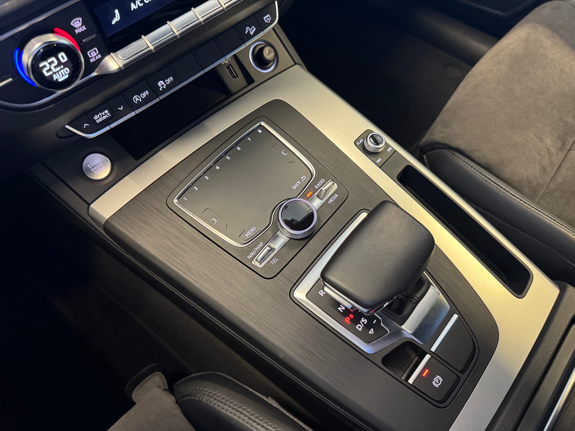 AUDI Q5 50 TDI quattro tiptronic-image-18