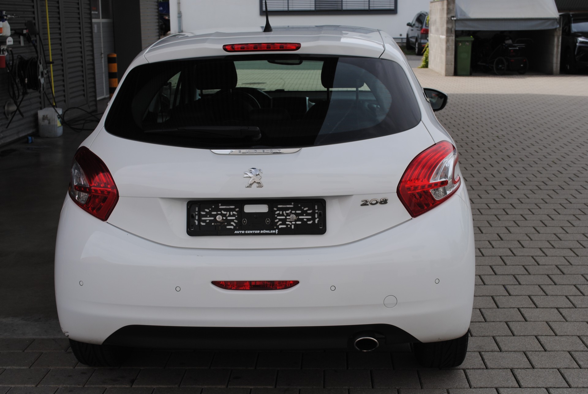PEUGEOT 208 1.6 VTI Allure-image-4