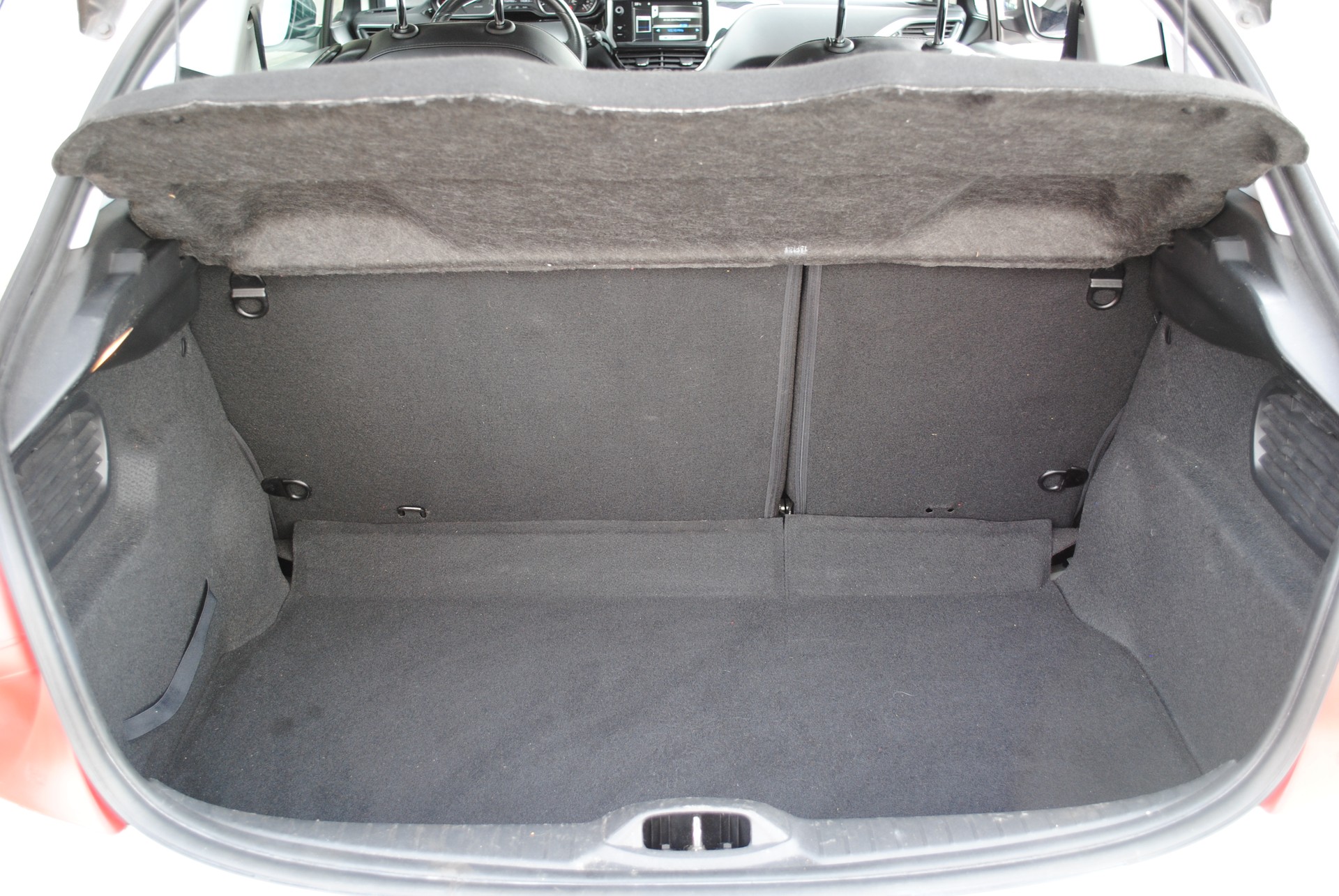 PEUGEOT 208 1.6 VTI Allure-image-15
