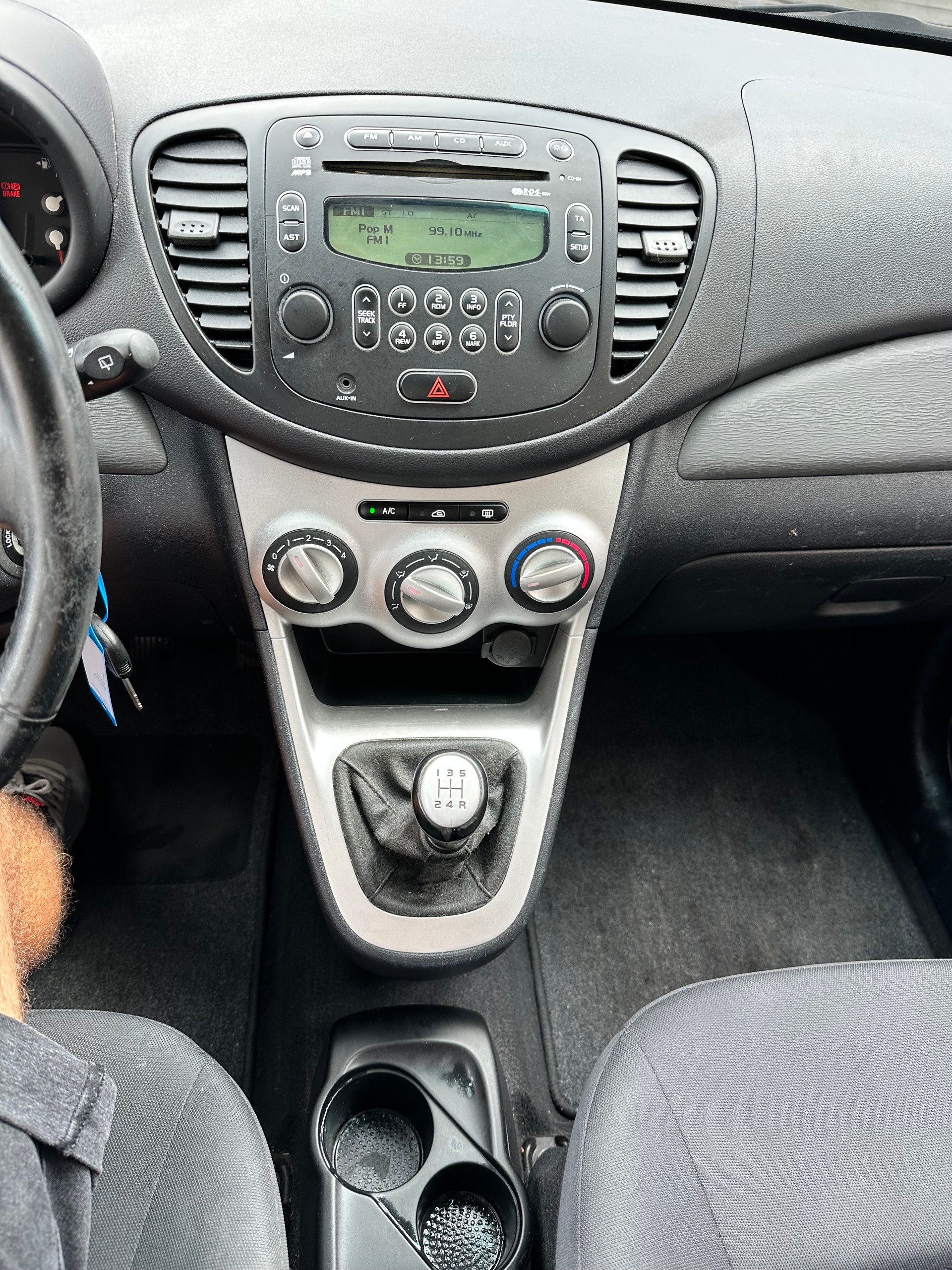 HYUNDAI i10 1.2 Style-image-12