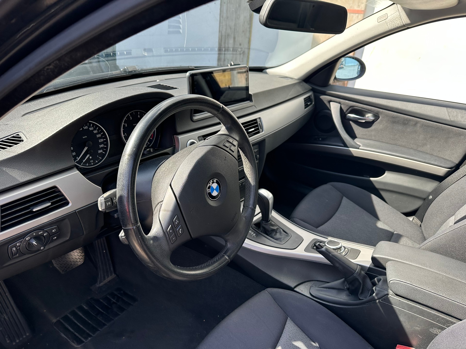 BMW 318i Access Steptronic-image-6