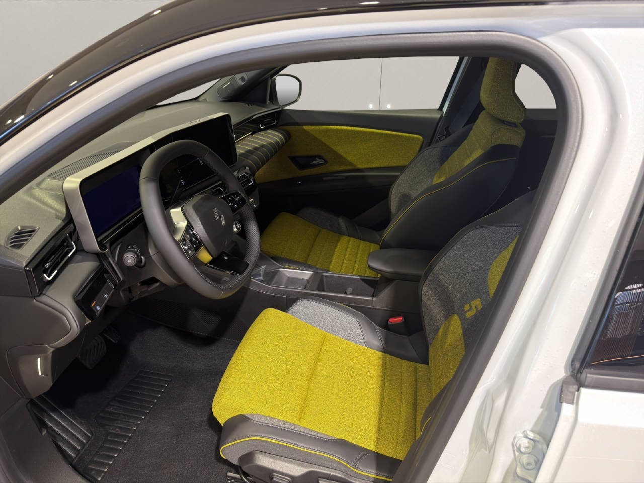 RENAULT R5 E-Tech Comfort Range iconic five-image-5