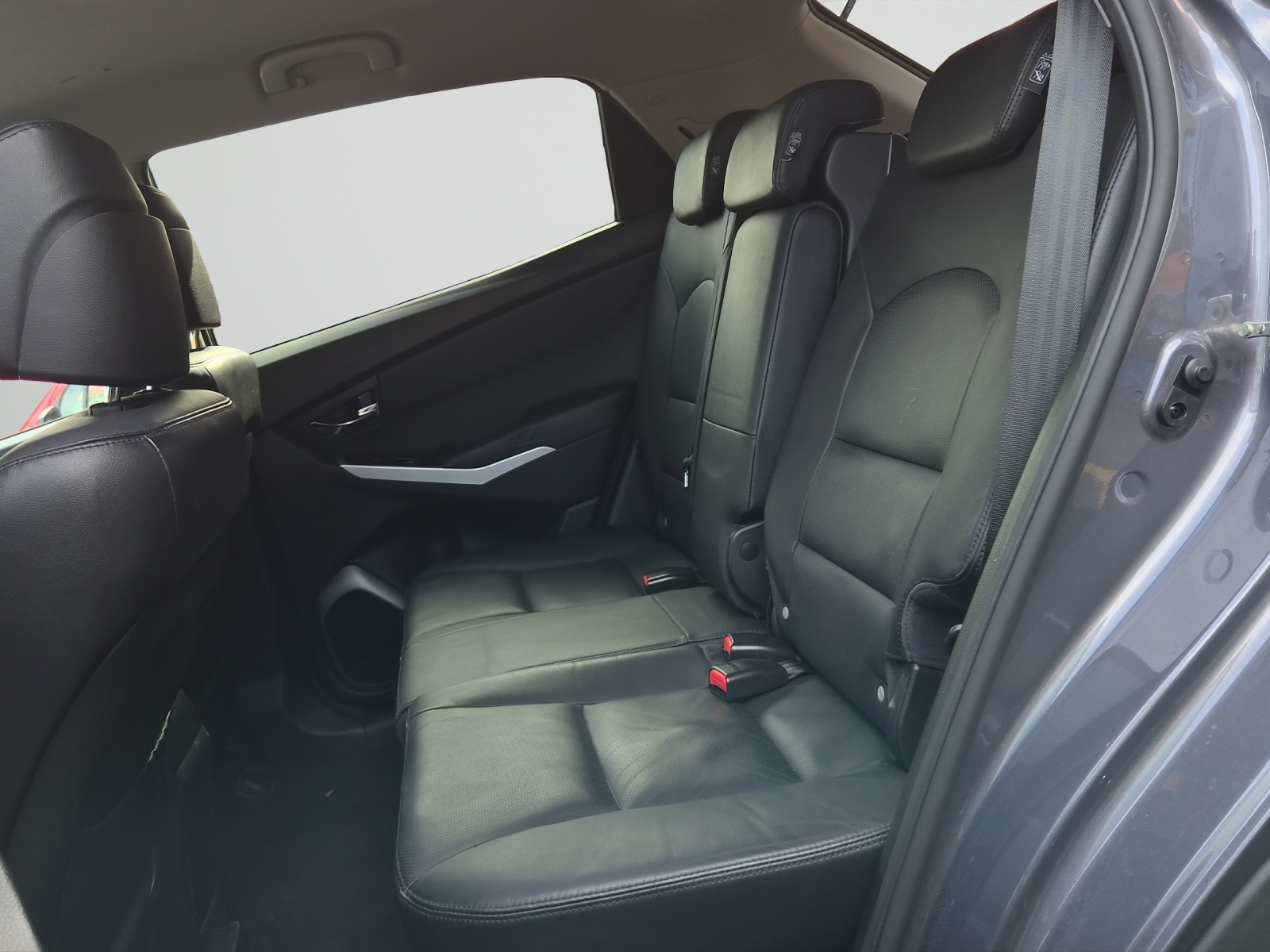 KGM-SsangYong Korando 2.2 e-XDi Sapphire 4WD Automatic-image-11