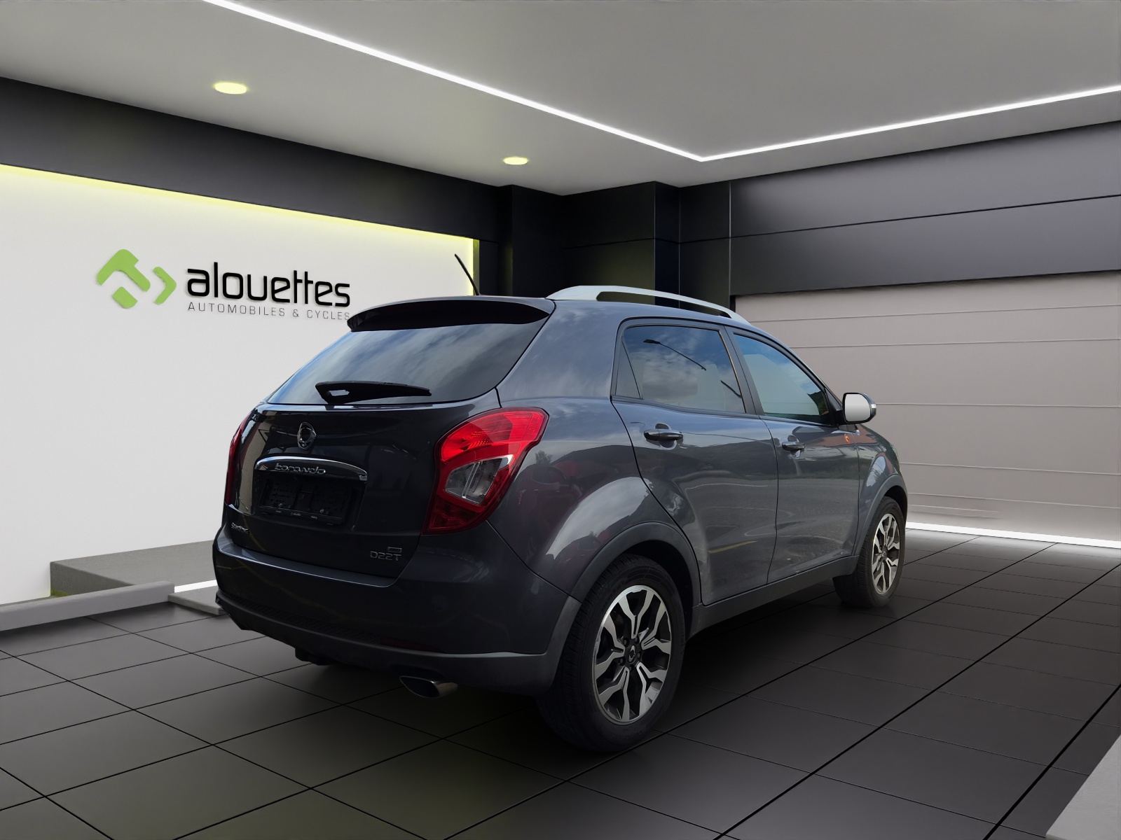 KGM-SsangYong Korando 2.2 e-XDi Sapphire 4WD Automatic-image-4