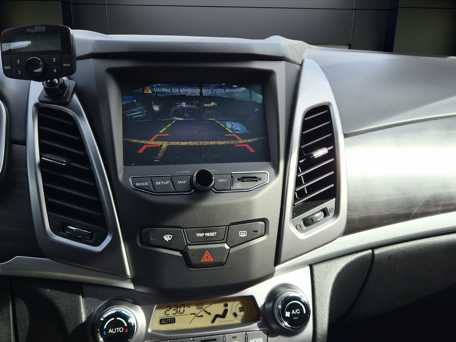 KGM-SsangYong Korando 2.2 e-XDi Sapphire 4WD Automatic-image-9