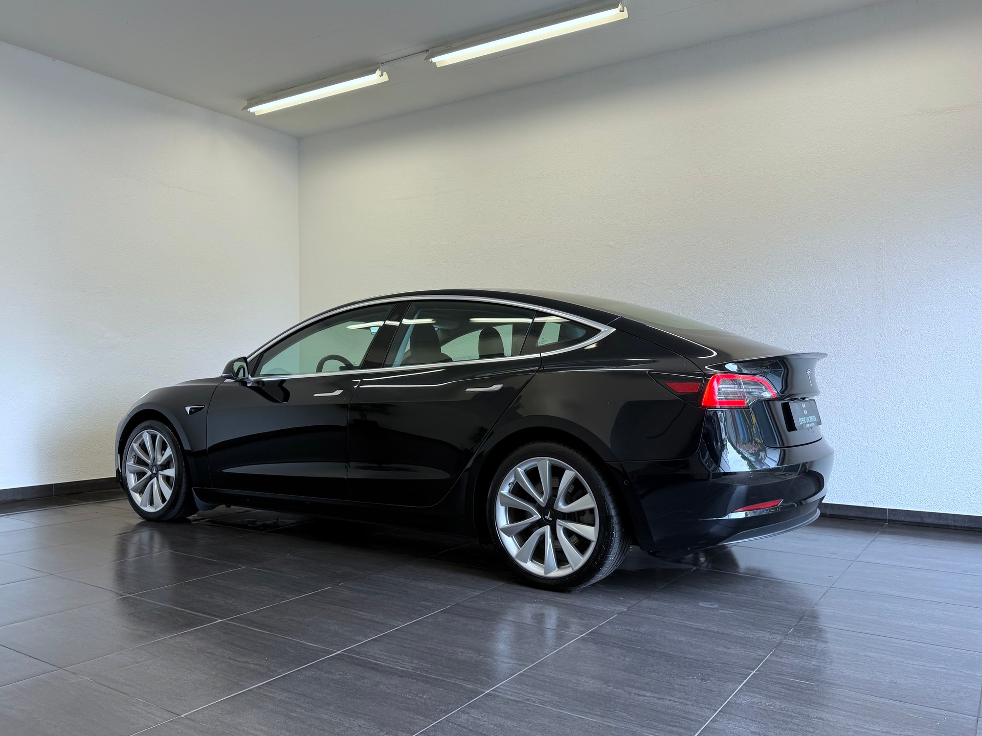 TESLA Model 3 Long Range Dual Motor AWD-image-12