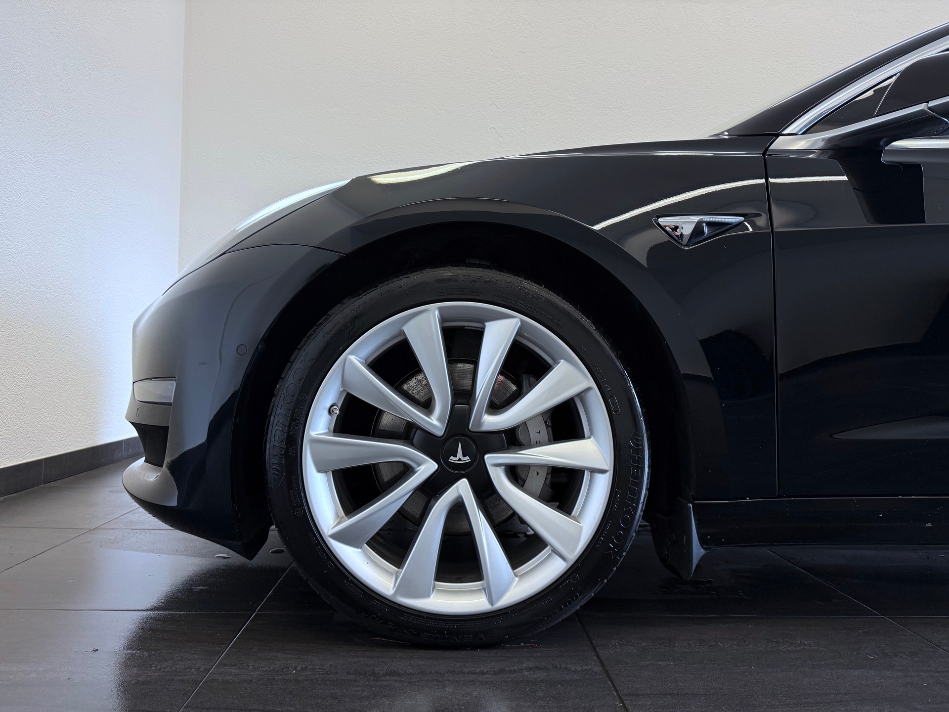 TESLA Model 3 Long Range Dual Motor AWD-image-23
