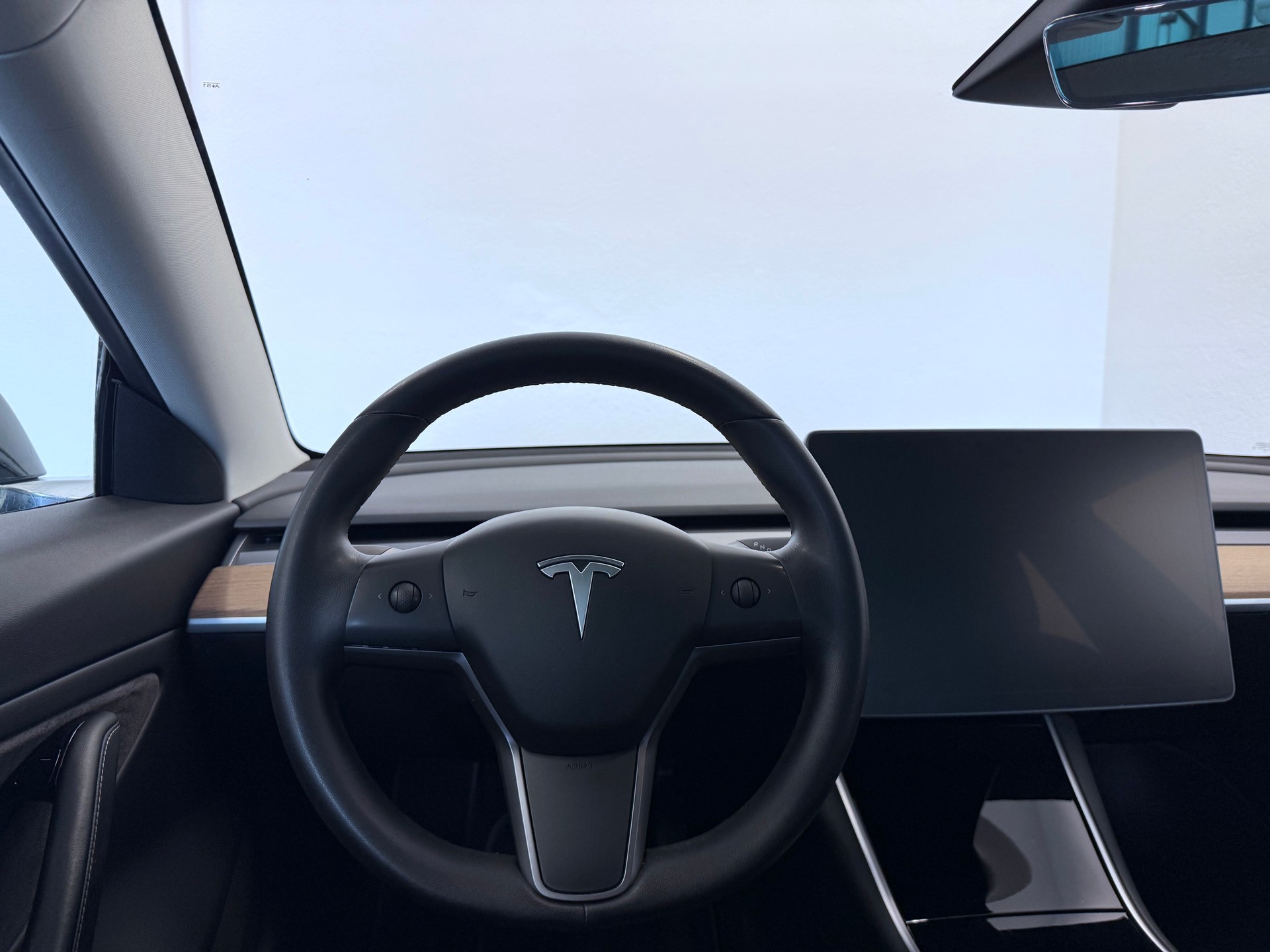 TESLA Model 3 Long Range Dual Motor AWD-image-9
