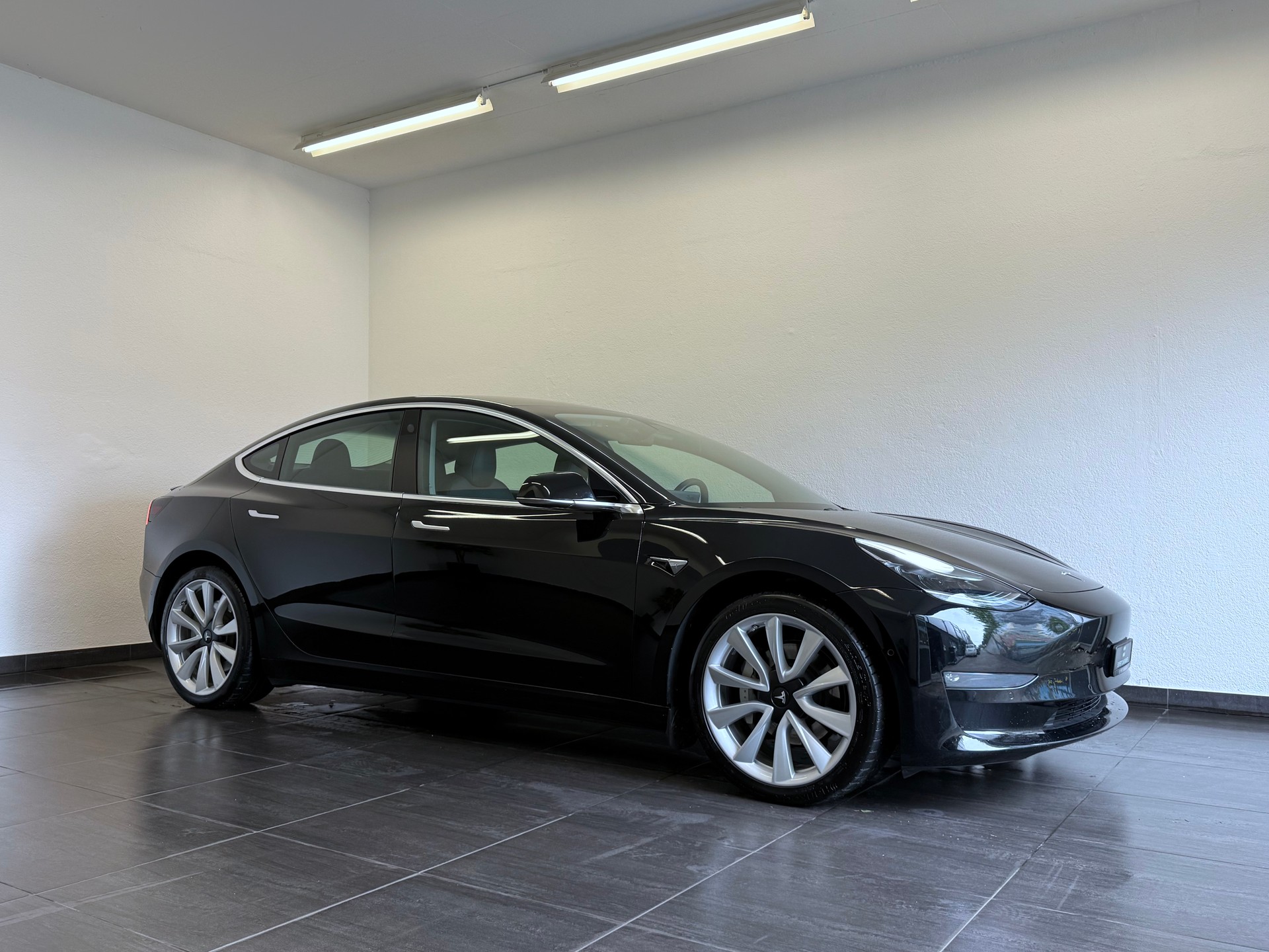 TESLA Model 3 Long Range Dual Motor AWD-image-19