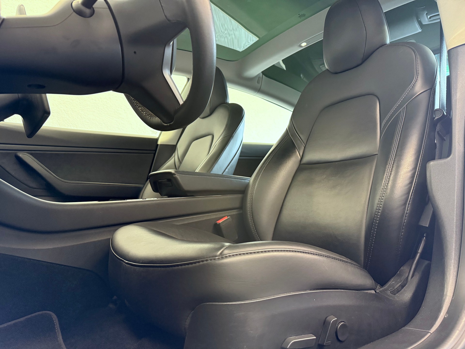 TESLA Model 3 Long Range Dual Motor AWD-image-2