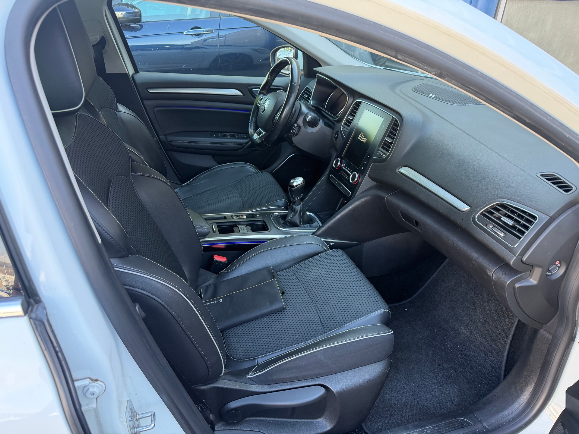 RENAULT Mégane 1.2 16V Turbo Bose-image-10