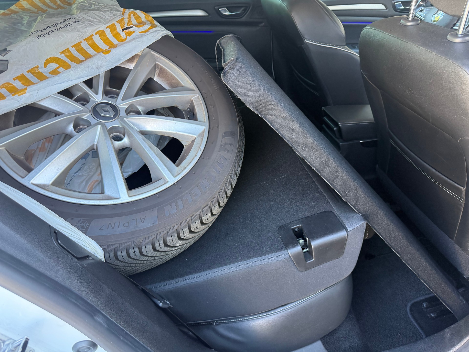 RENAULT Mégane 1.2 16V Turbo Bose-image-8