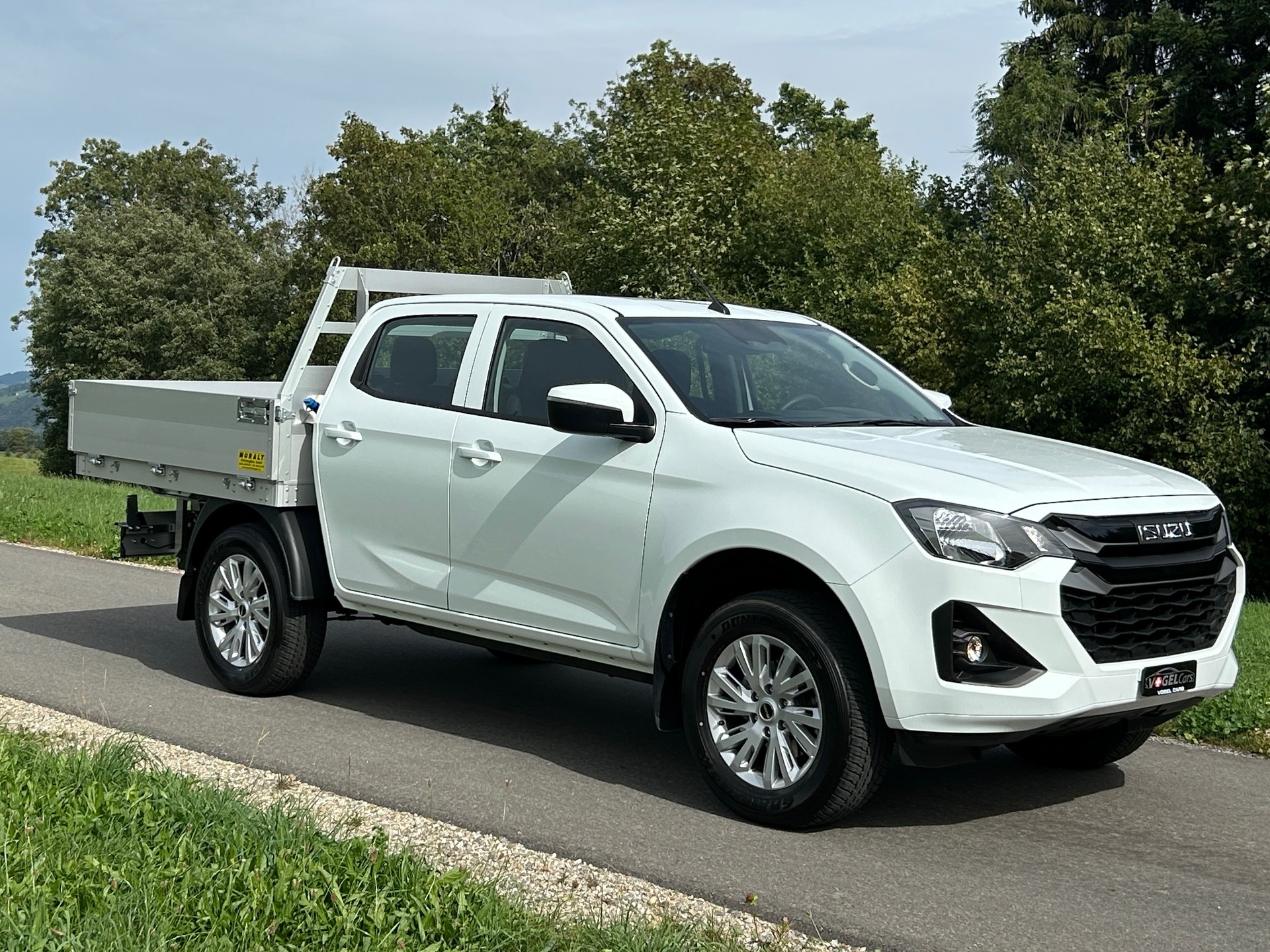 ISUZU D-MAX 1.9 CrewCab N60BB+ 4x4 AT Alubrücke-image-3
