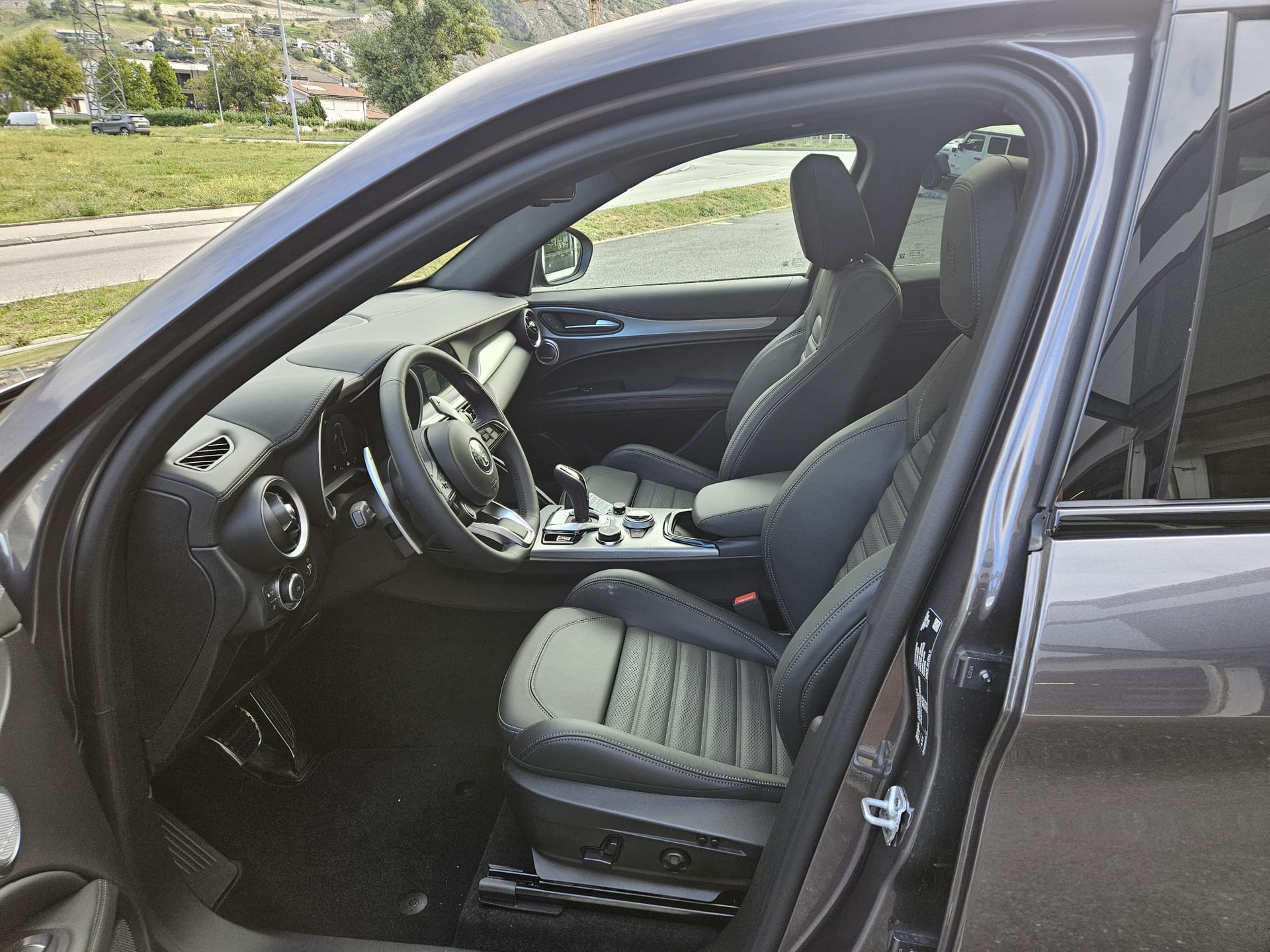 ALFA ROMEO Stelvio Veloce-image-11