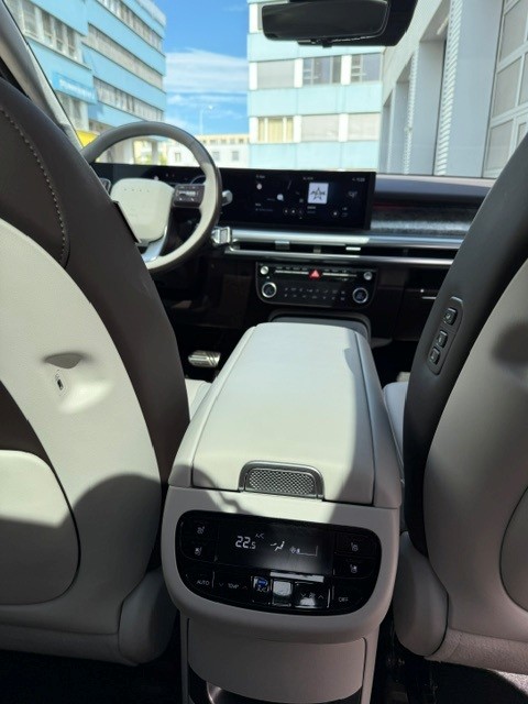 HYUNDAI Ioniq 9 Calligraphy 4WD-image-12