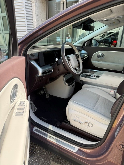 HYUNDAI Ioniq 9 Calligraphy 4WD-image-10