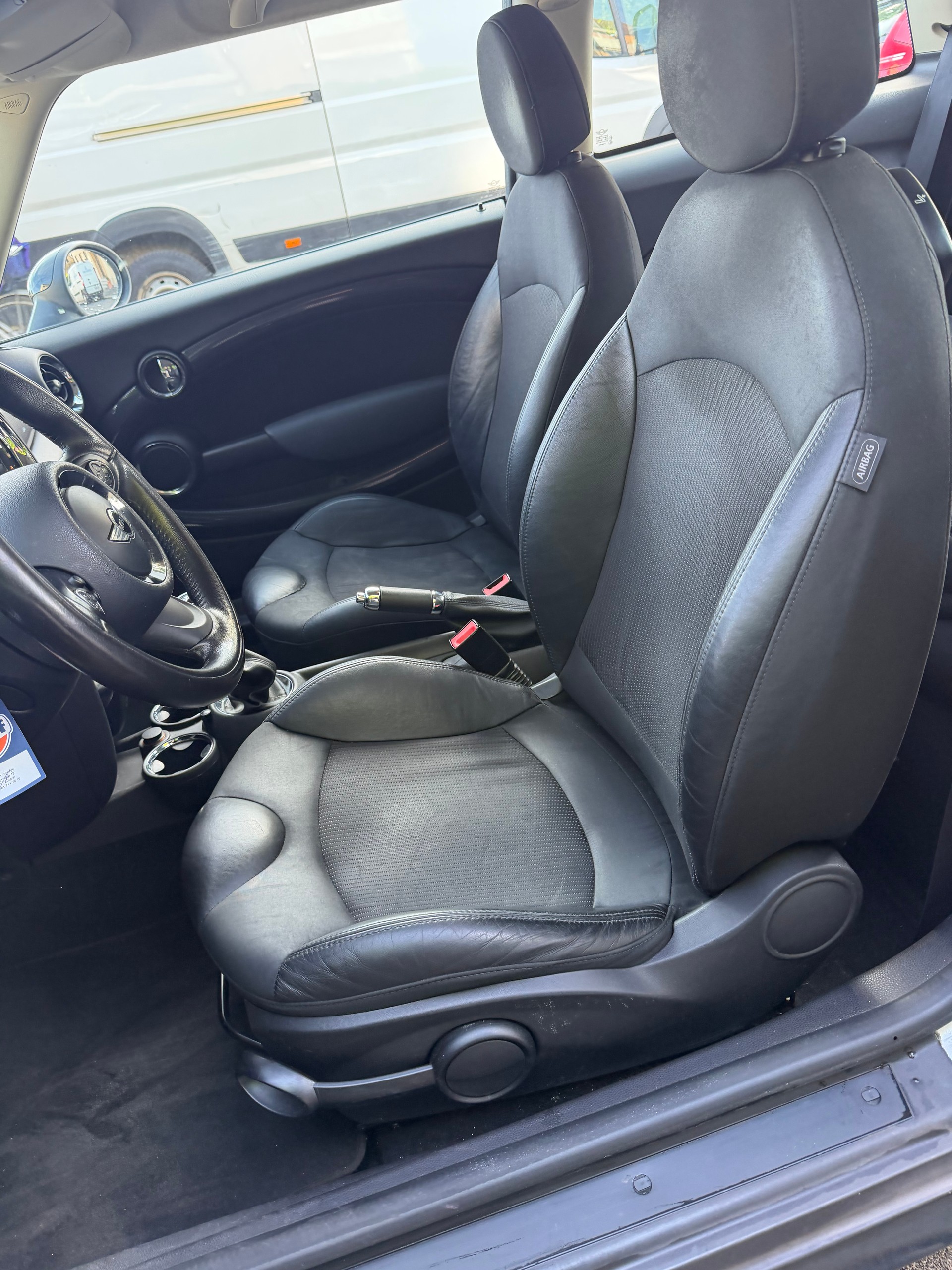 MINI Cooper S-image-11