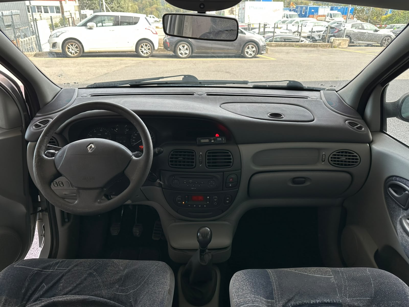 RENAULT Scénic 1.9 dCi Alizé-image-9