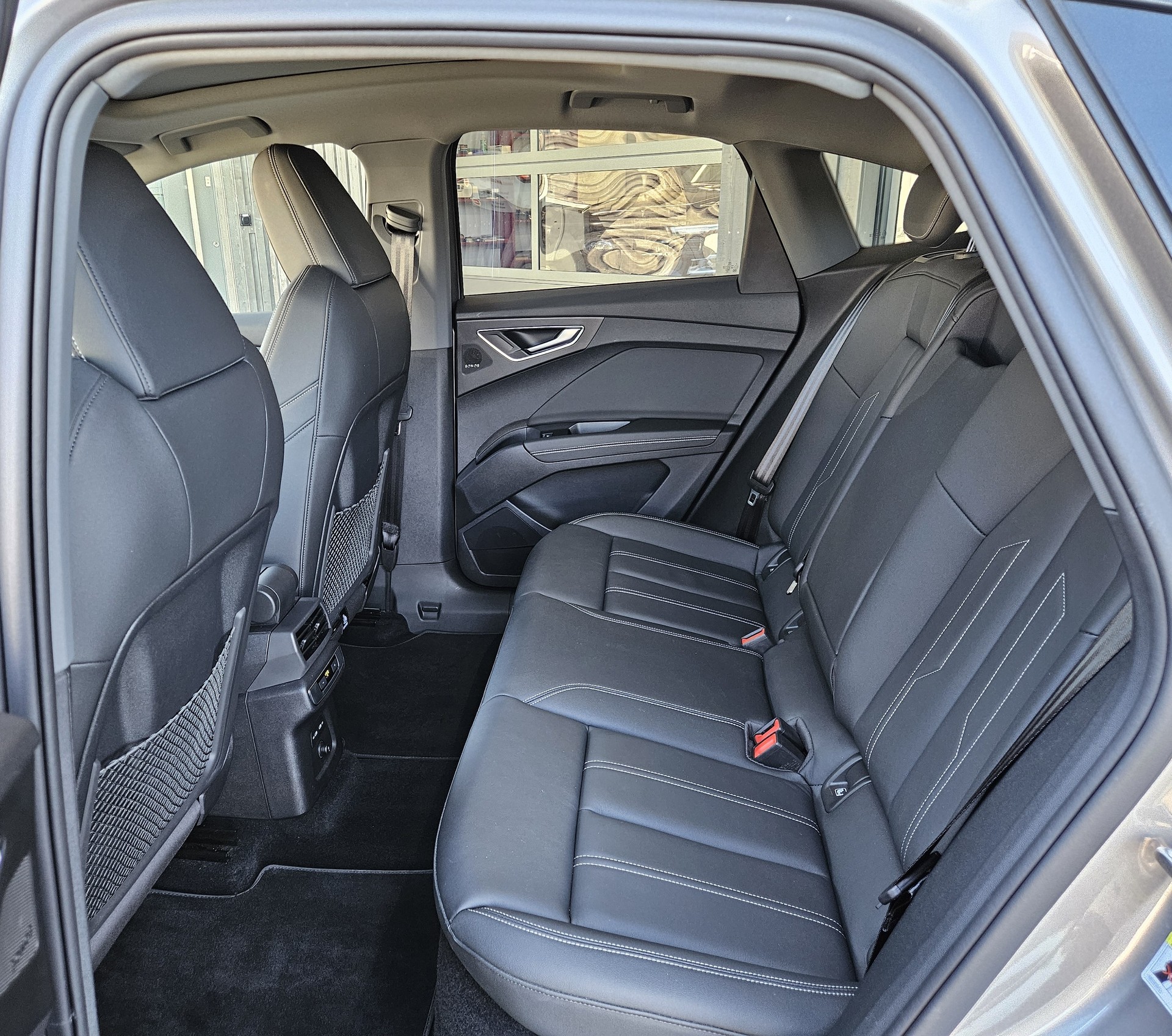 AUDI Q4 Sportback e-tron 50 quattro S-Line Modell 2024 mit Anhängerkupplung-image-25