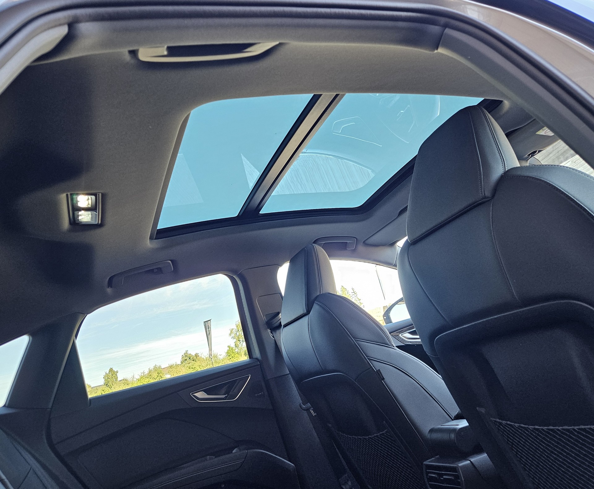 AUDI Q4 Sportback e-tron 50 quattro S-Line Modell 2024 mit Anhängerkupplung-image-26