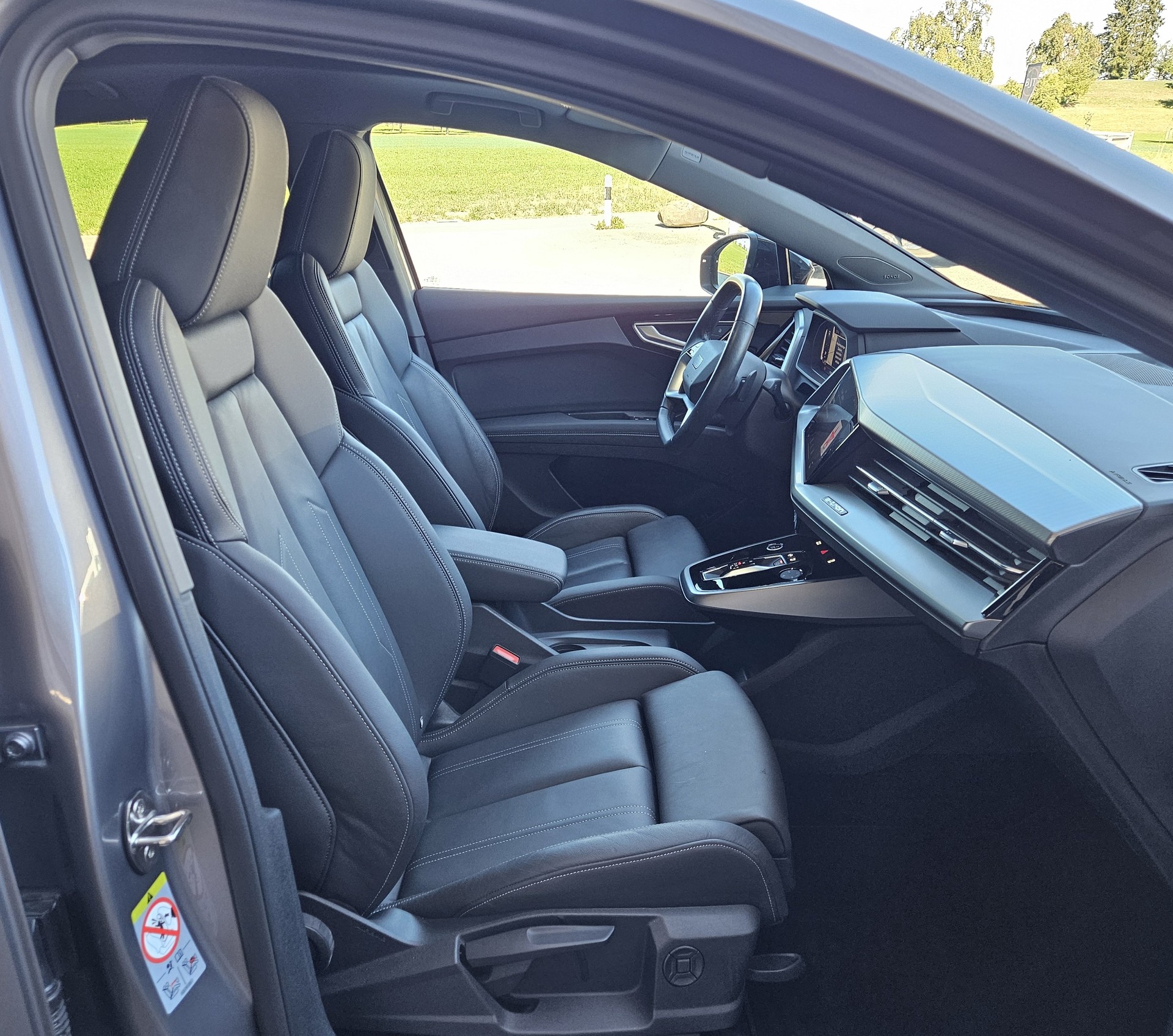 AUDI Q4 Sportback e-tron 50 quattro S-Line Modell 2024 mit Anhängerkupplung-image-13