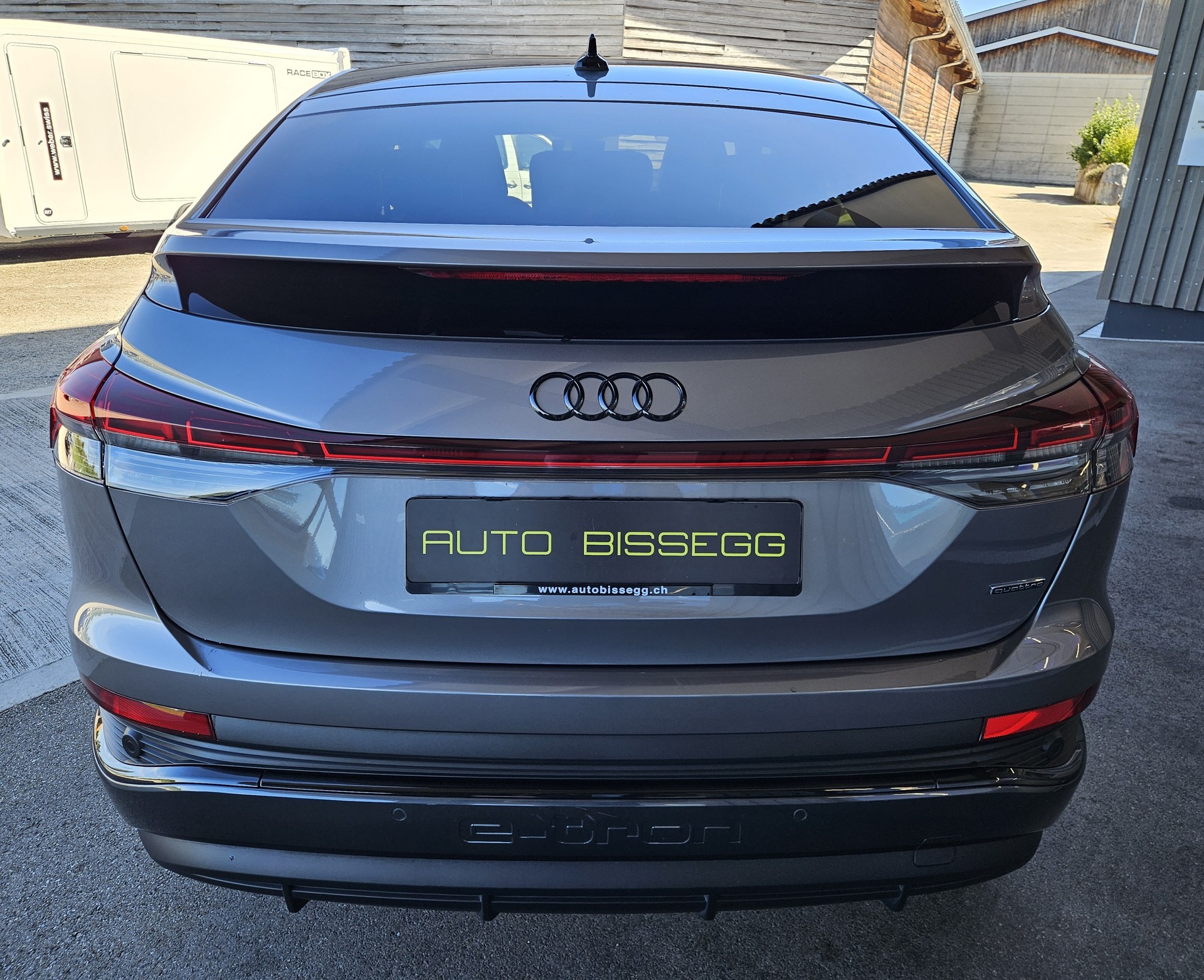 AUDI Q4 Sportback e-tron 50 quattro S-Line Modell 2024 mit Anhängerkupplung-image-6