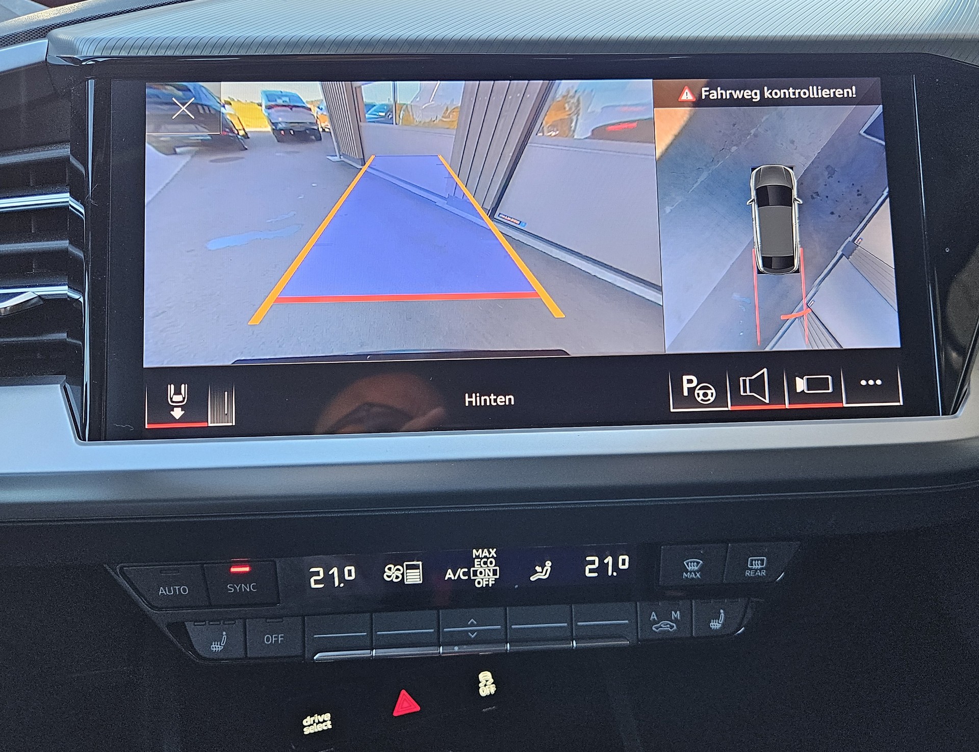 AUDI Q4 Sportback e-tron 50 quattro S-Line Modell 2024 mit Anhängerkupplung-image-19